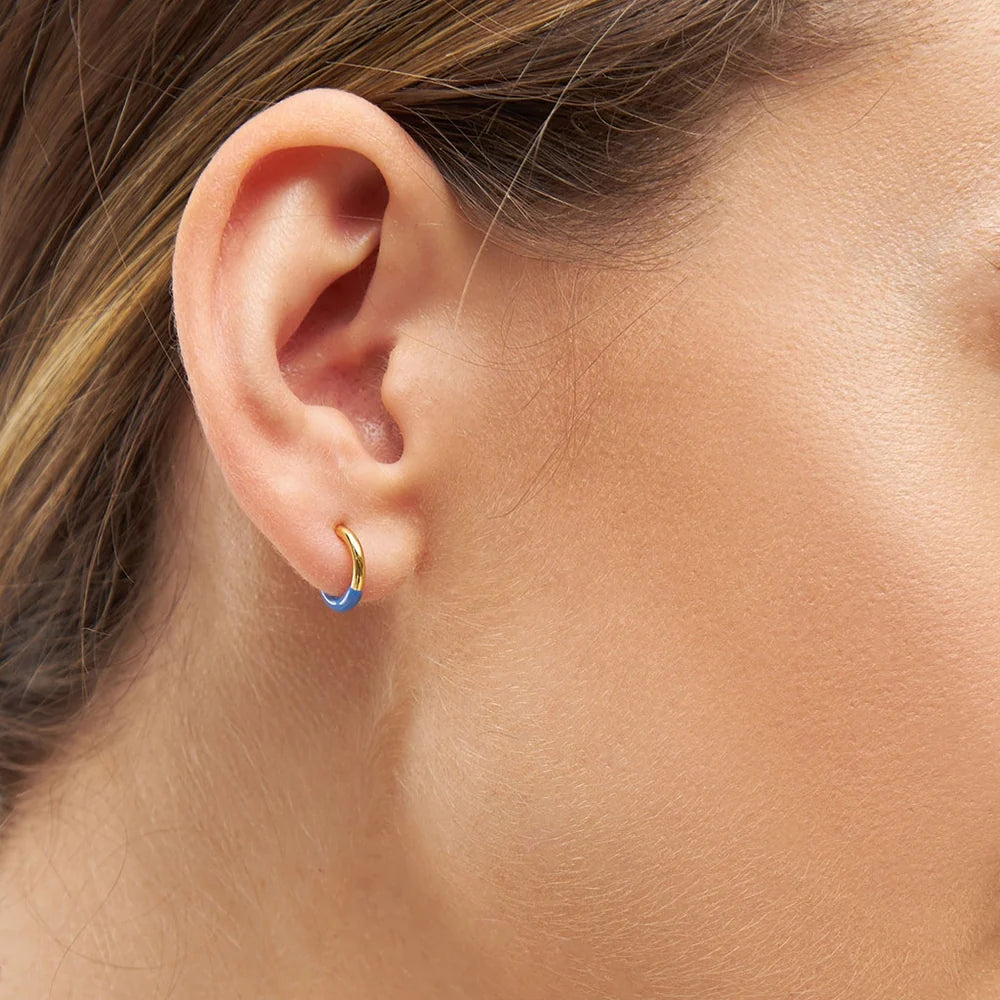 Lulu Copenhagen Ørering - Color Hoop, Half Dip Ørering i Blå