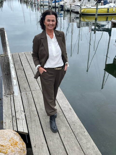 PBO - Amalie Bukser i Oliven