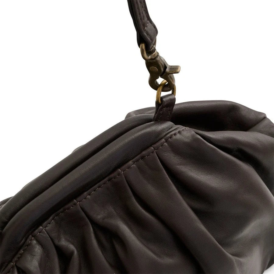 Depeche Taske - 17314 Munich Clutch i Chocolate