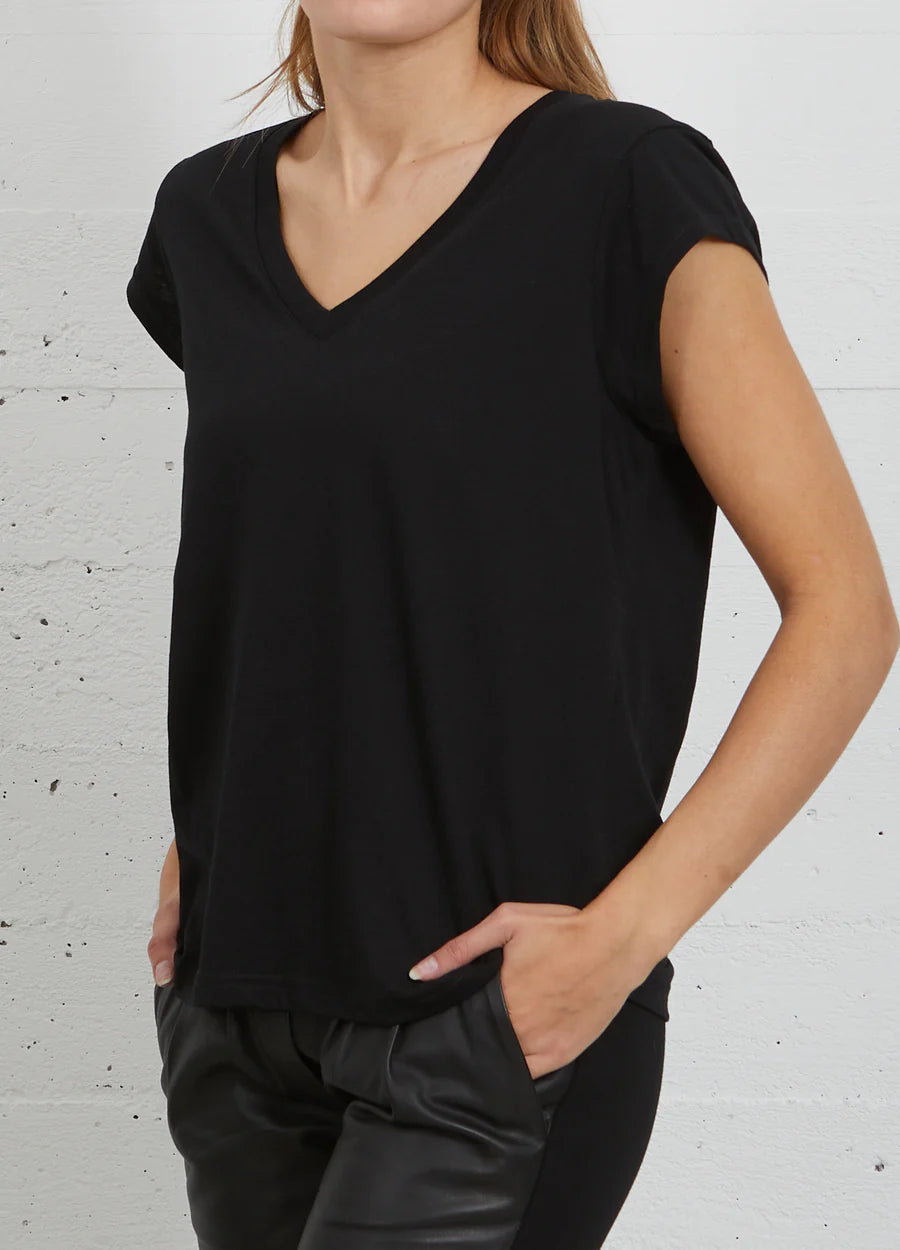 Coster Copenhagen - CC Heart Basic V-hals T-shirt i Sort