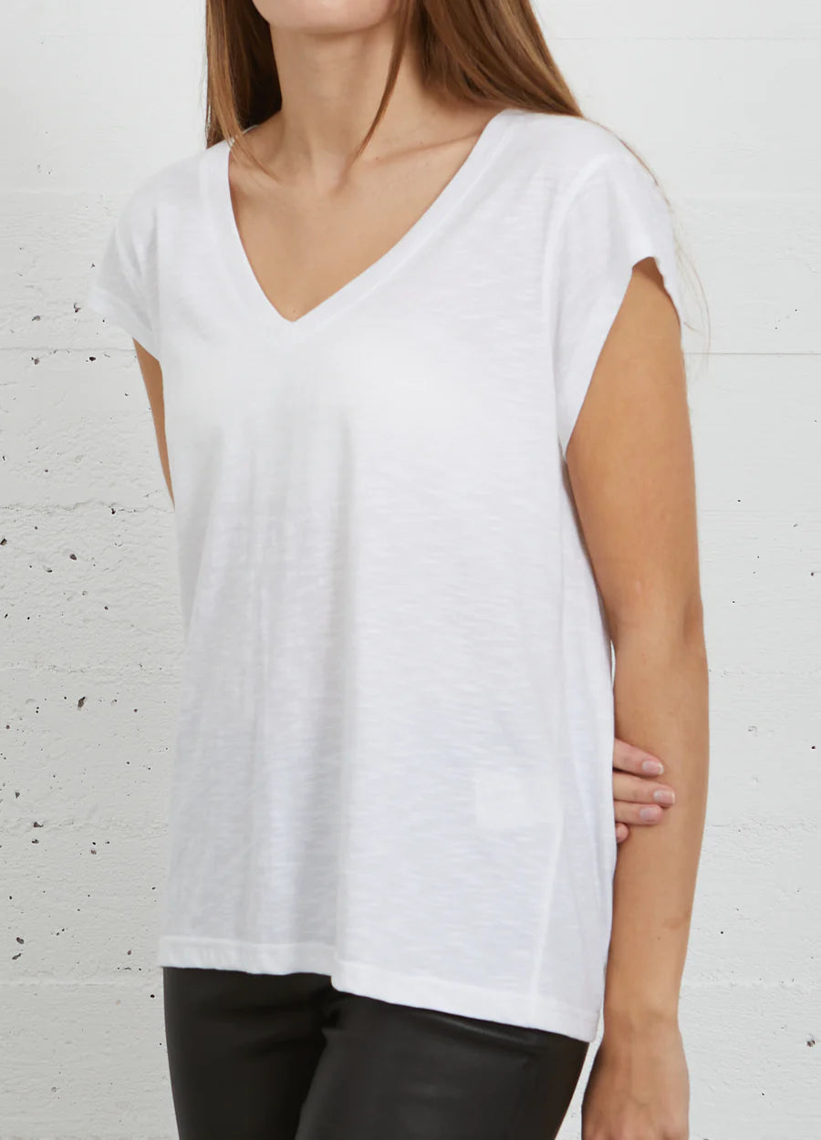 Coster Copenhagen T-shirt - CC Heart Basic V-Hals T-shirt i Hvid