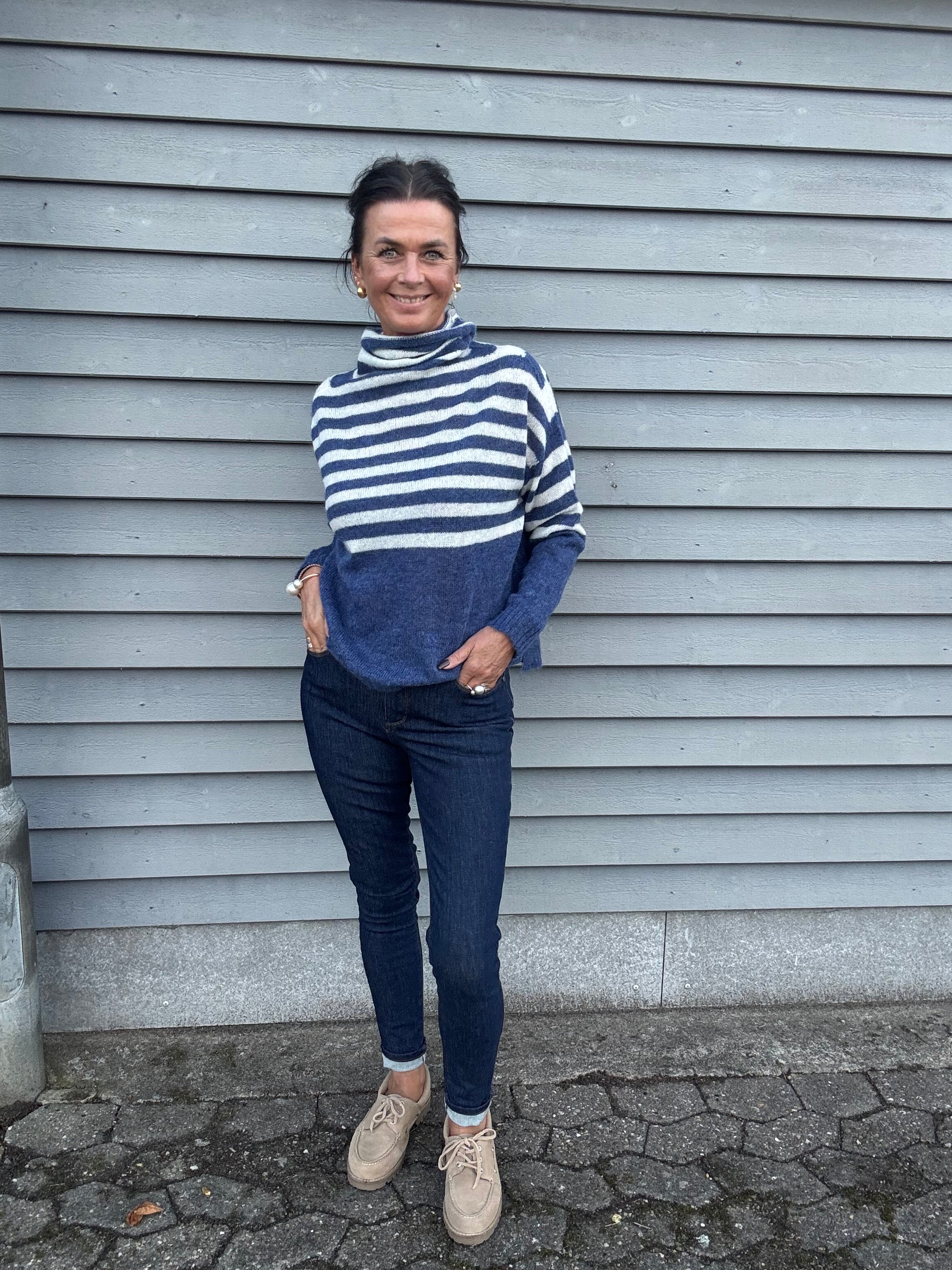 Gossia Sweater - AmbrosiaGO Sweater i Blue, Off-White