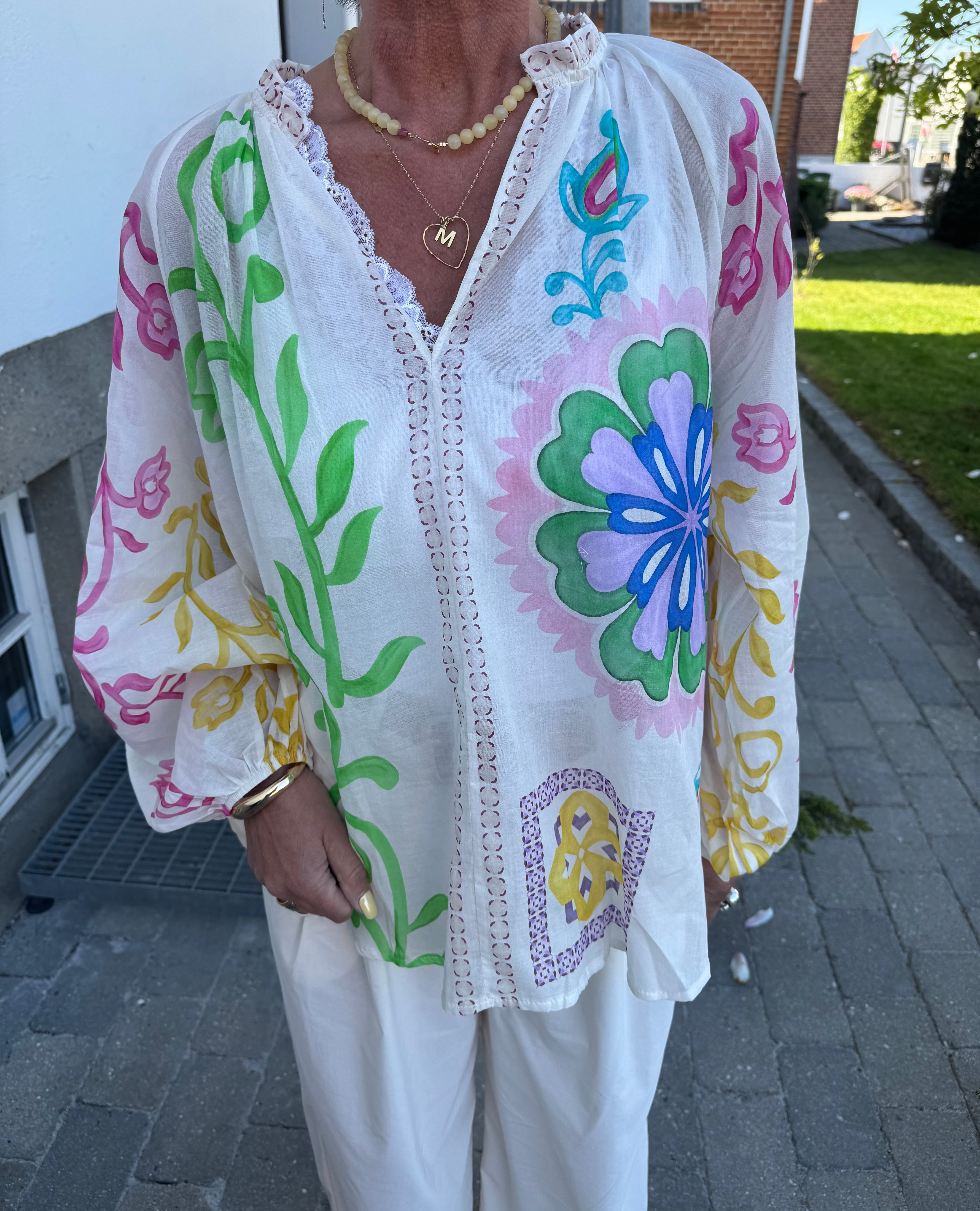 Black Colour Bluse - BcSun Bluse i White Flower