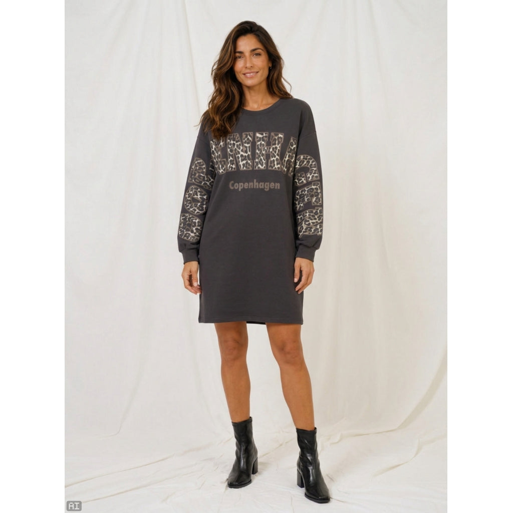 MARTA du château Kjole - 26188 MdcCannes Sweat Kjole i Nero Leo
