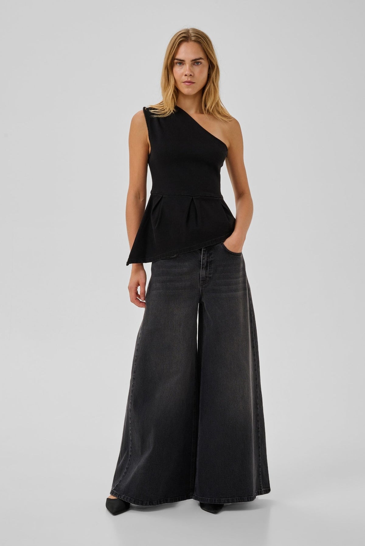 My Essential Wardrope Top - MwFreja Denim Top i Black Wash