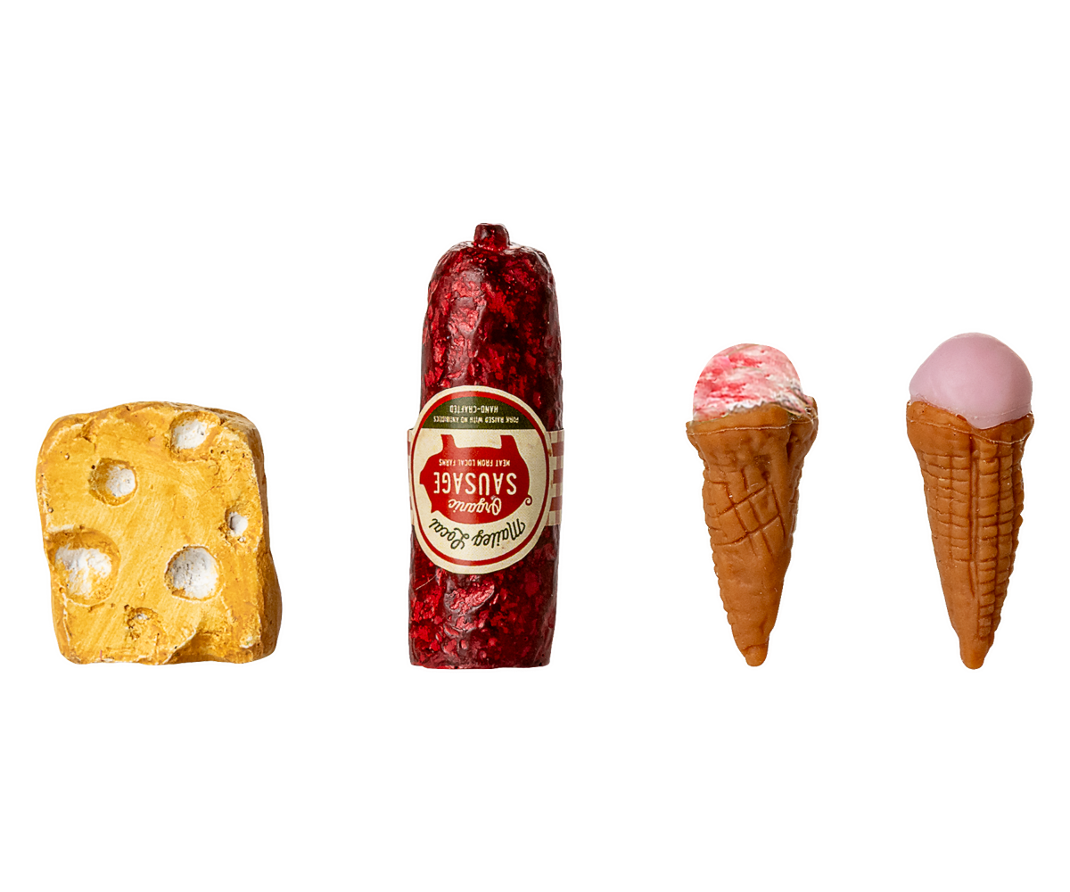 Maileg Køleskab - Køleskab Med Ost, Pølse Og Is i Råhvid