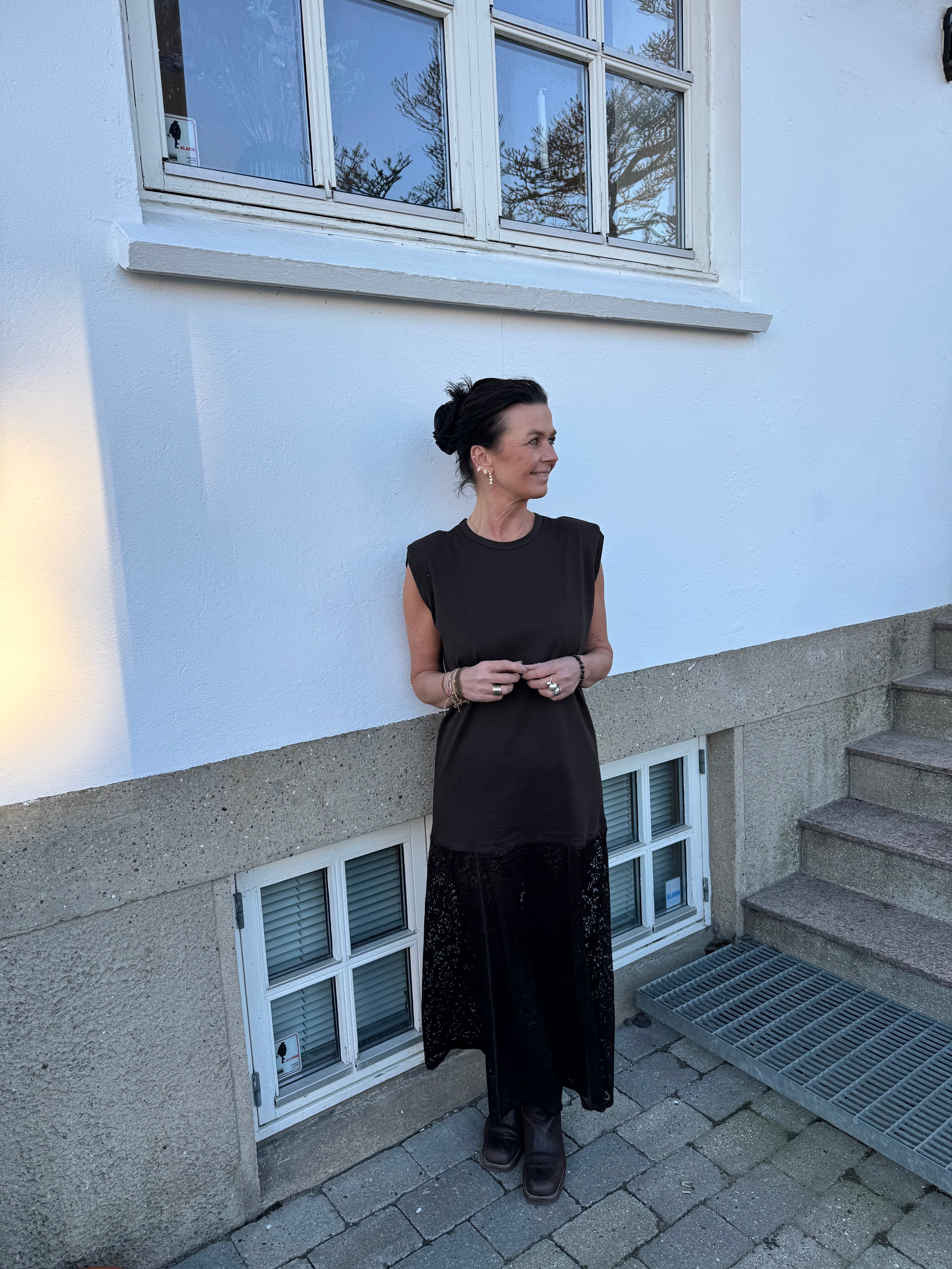 Haute L´amitié Kjole - Summer Lace T-shirt Kjole i Mocca