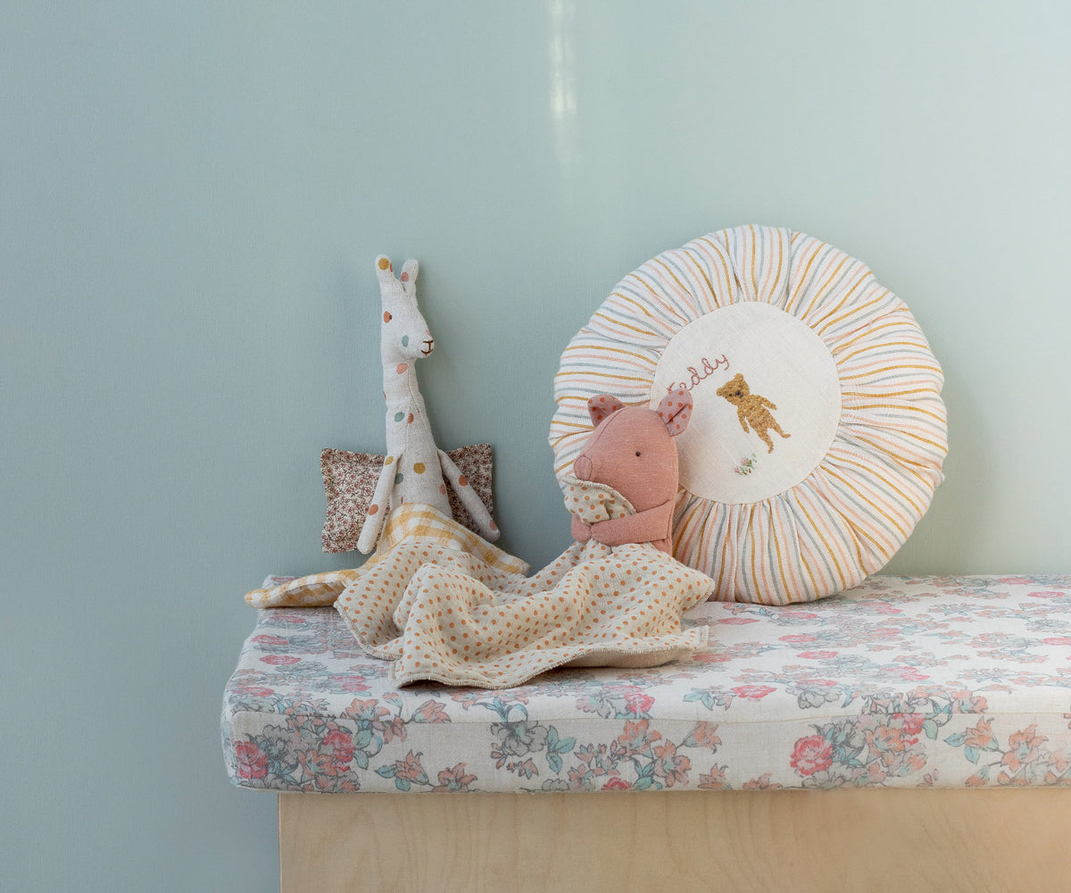 Maileg Lullaby Friends - Gris Mini i Lyserød