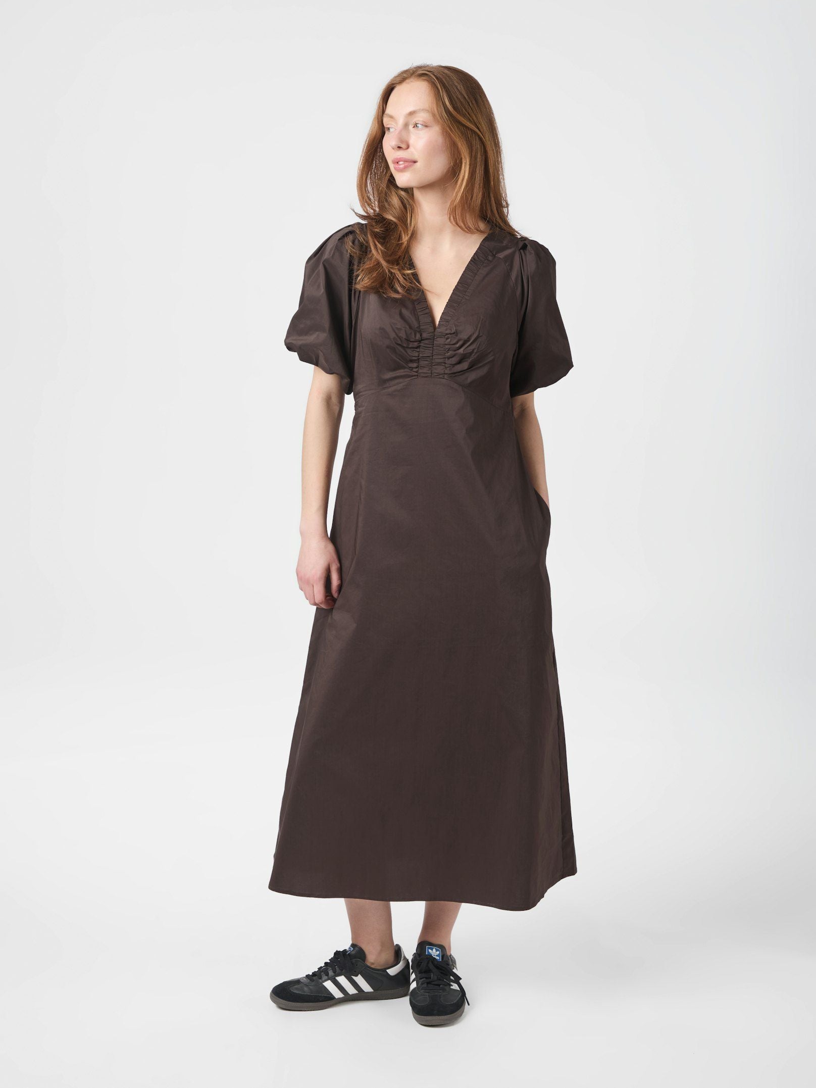 Neo Noir Kjole - Illana Poplin Kjole i Chocolate Brown