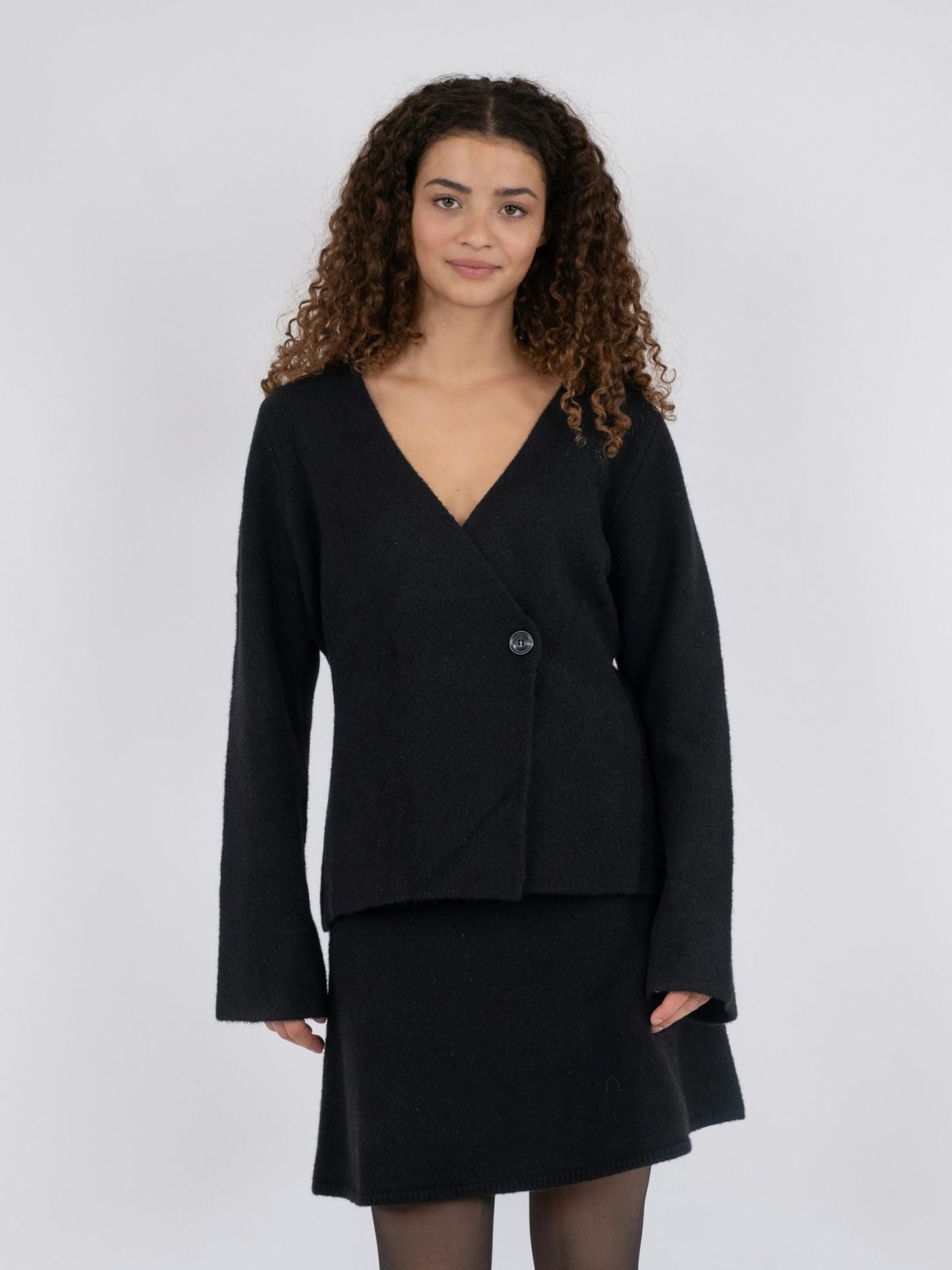 Neo Noir Cardigan - Marie Louise Strik Cardigan i Sort