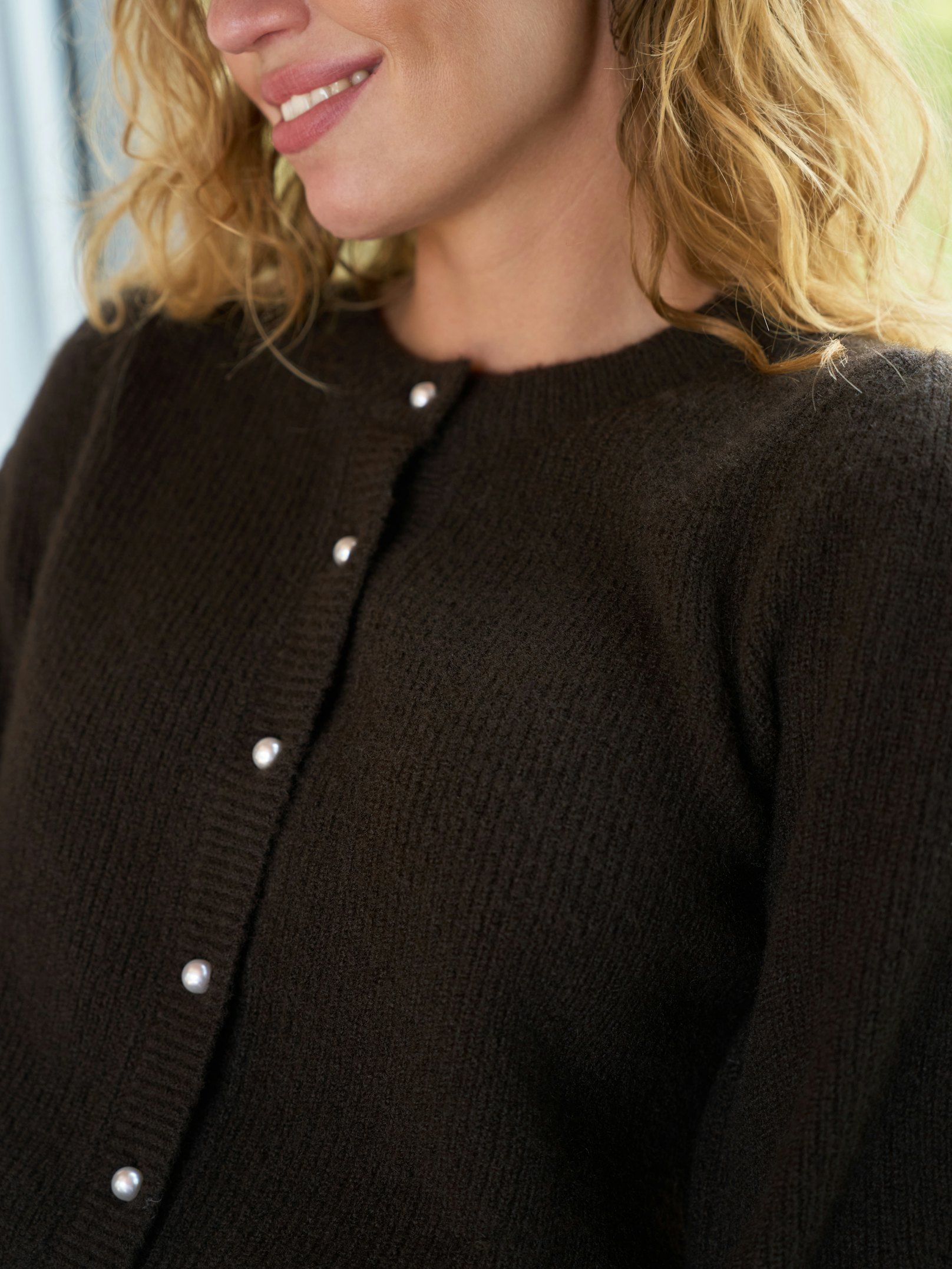 Neo Noir Cardigan - Nuna Strik Cardigan i Brown