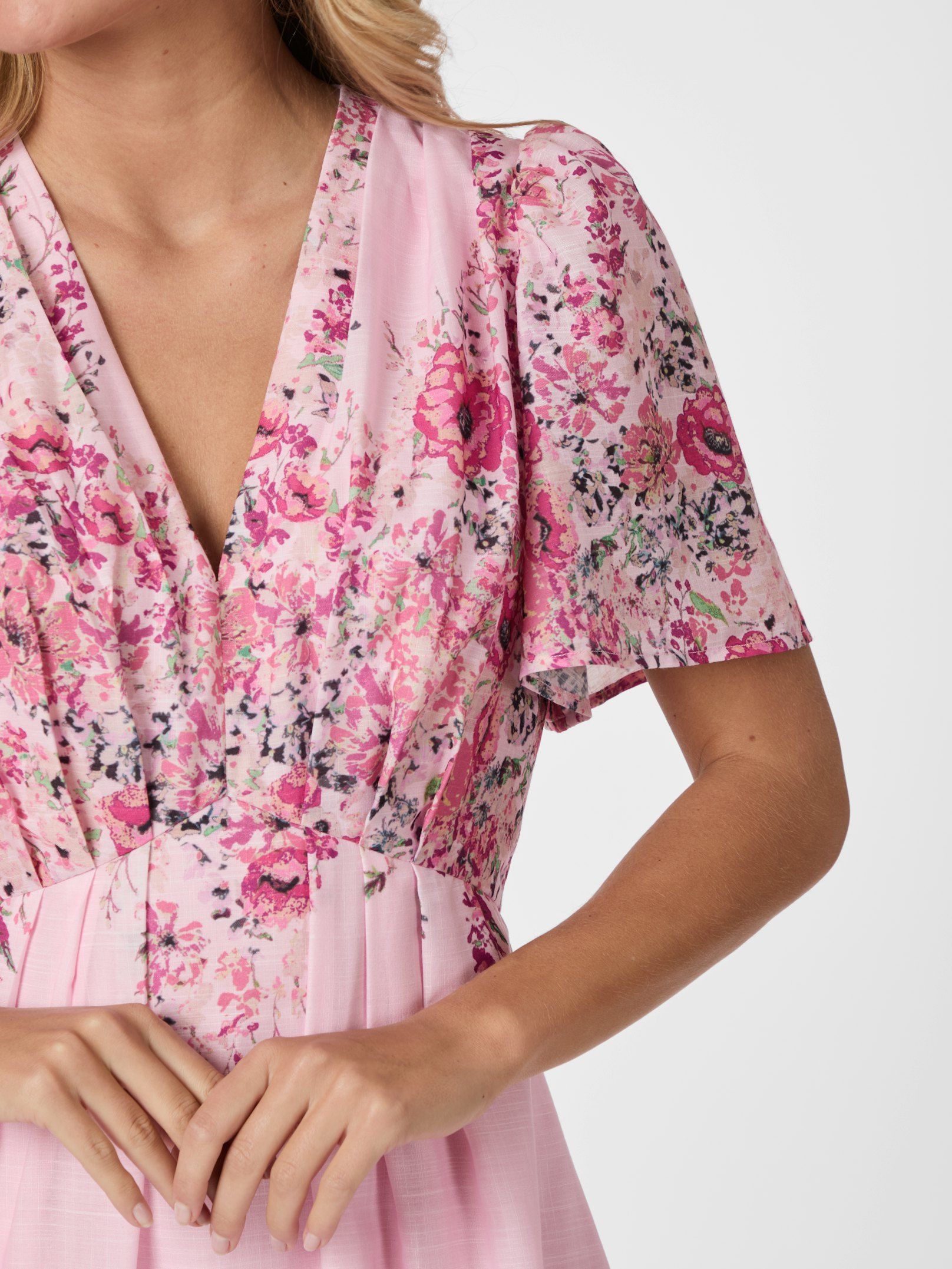 Neo Noir Kjole - Serna Flower Print Kjole i Light Pink