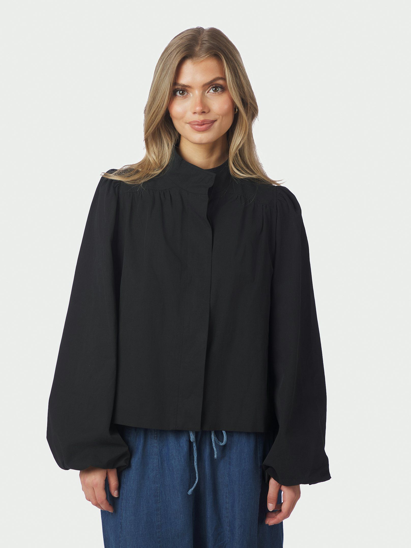 Neo Noir Jakke - Tirsa Twill Jakke i Sort