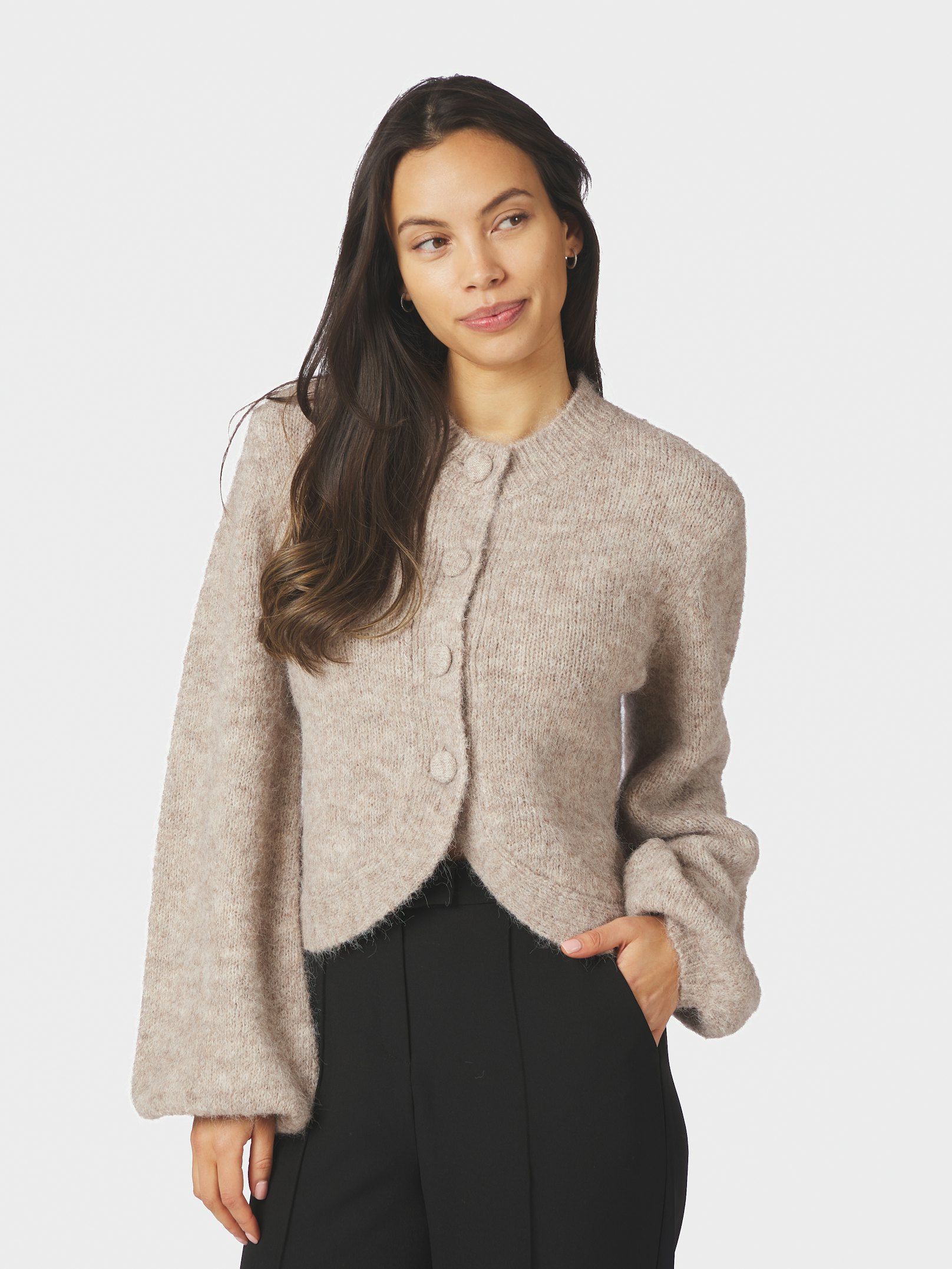 Neo Noir Cardigan - Gio Fluffy Strik Cardigan i Beige Melange