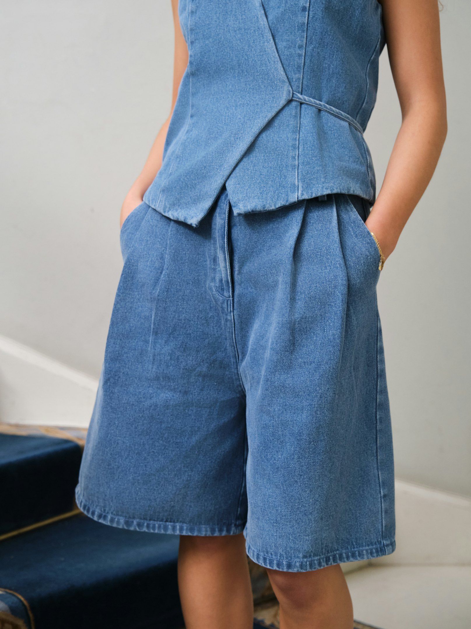 Neo Noir Shorts - Rosel Denim Shorts i Blå