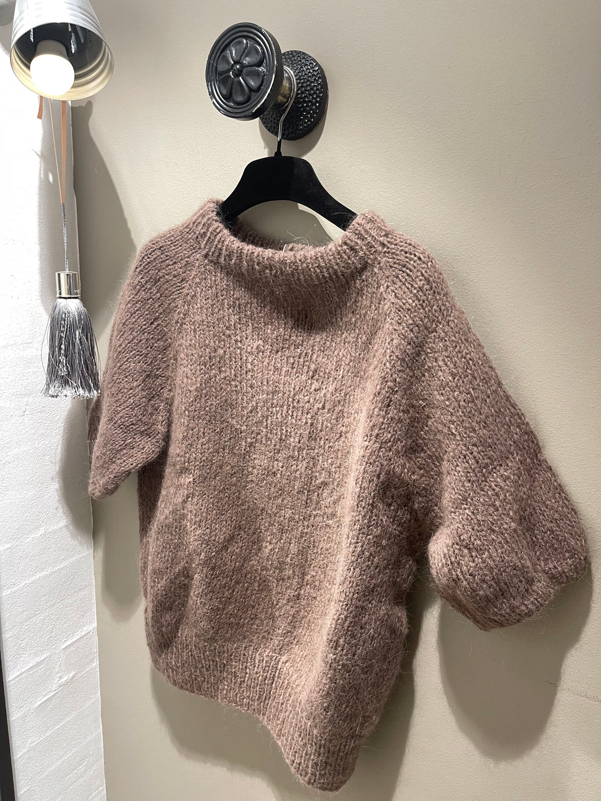 Coffee Beanies Bluse - Ida Kort Ærmet Strik Bluse i Coffee Brown