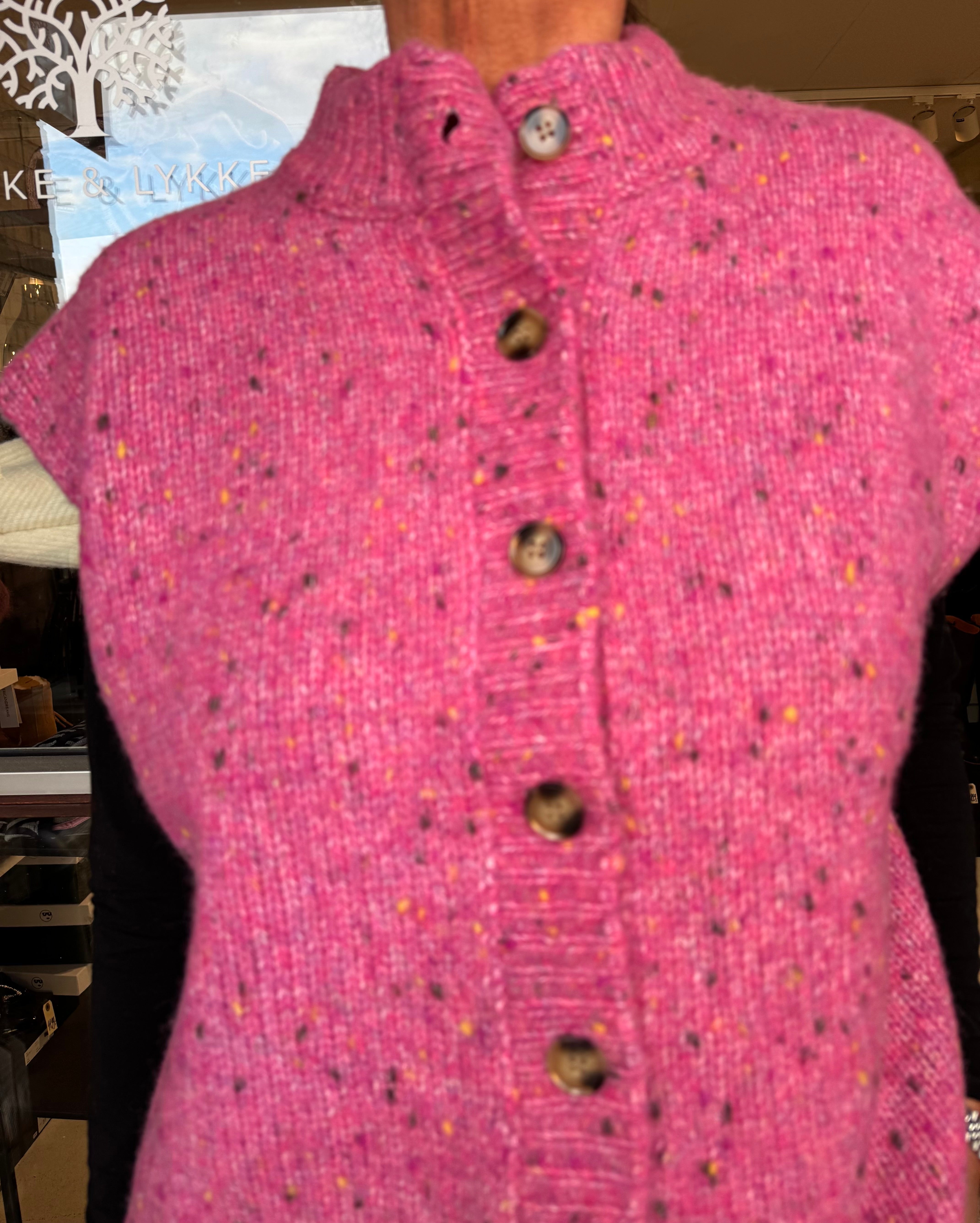 Pieszak Cardigan - PD-Holly Button Hight  Nech Strik Vest i Berry Glow