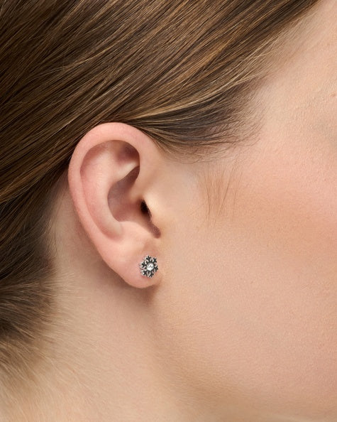 LULU Copenhagen Ørering - Flake Ørering i Sølv Med Similisten
