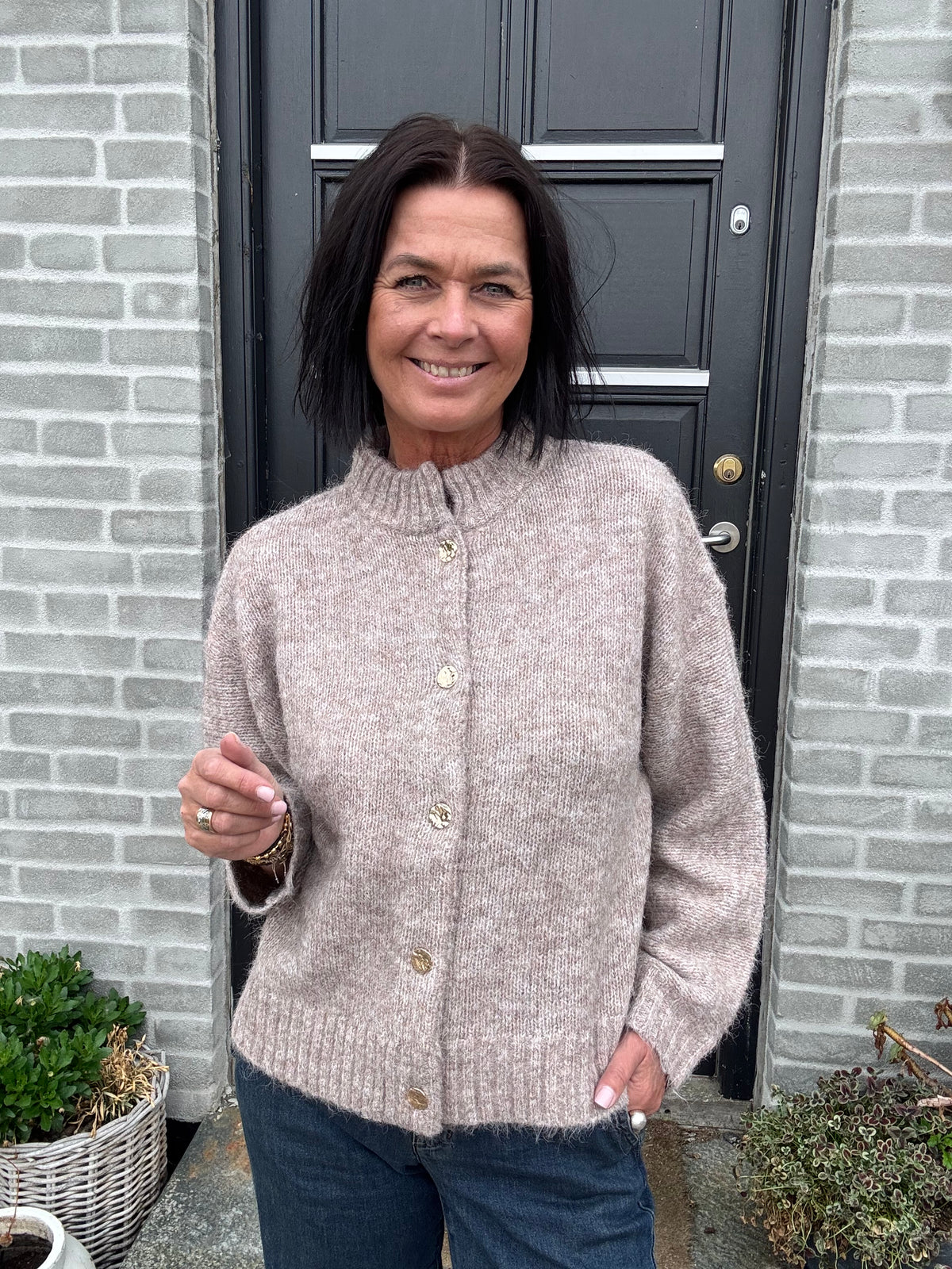 Neo Noir Cardigan - Taura Fluffy Strik Cardigan i Beige Melange