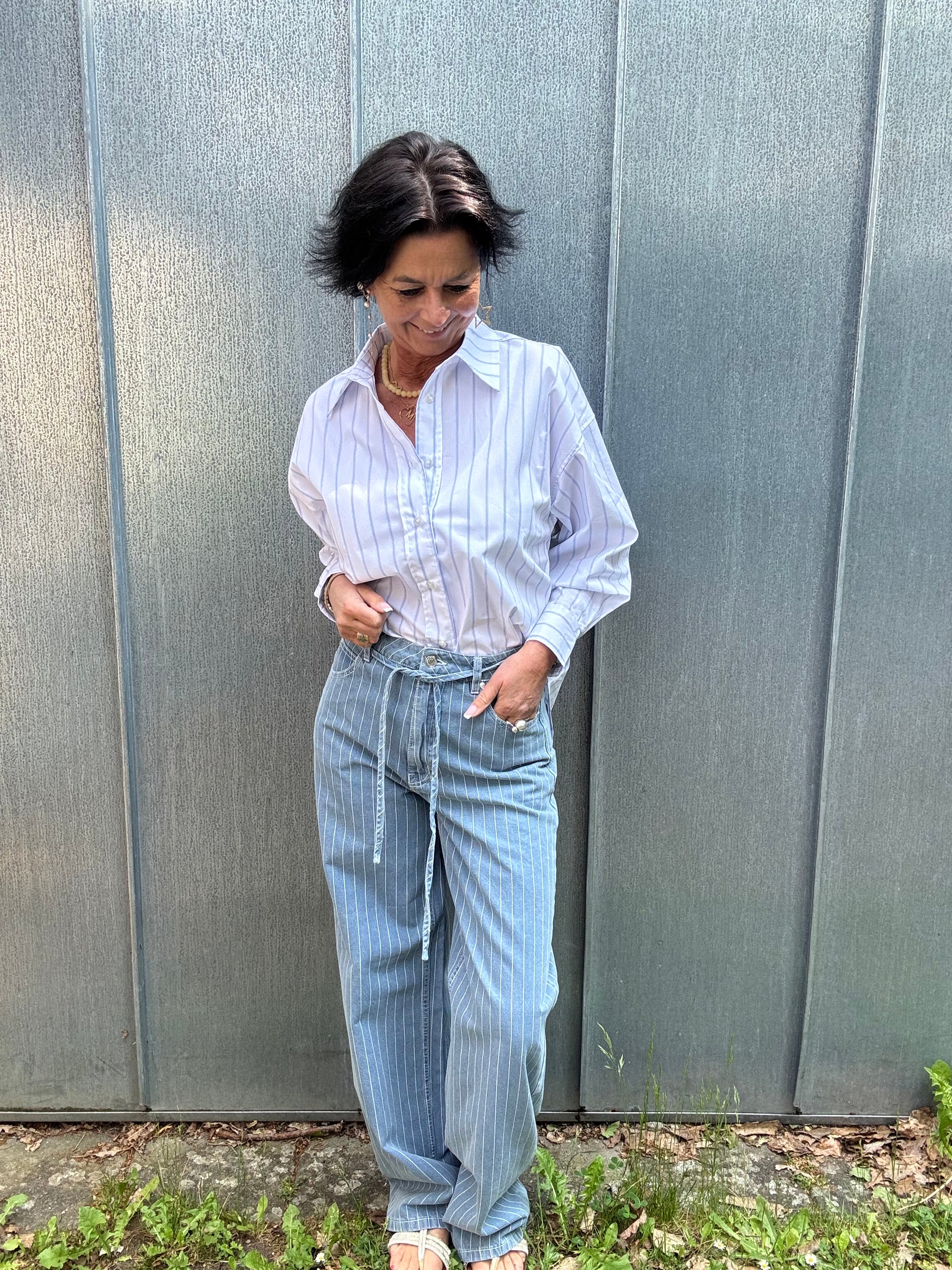 Haute L´amitié Skjorte - Fine LIne Twist Bow SKjorte i Blue Stripe