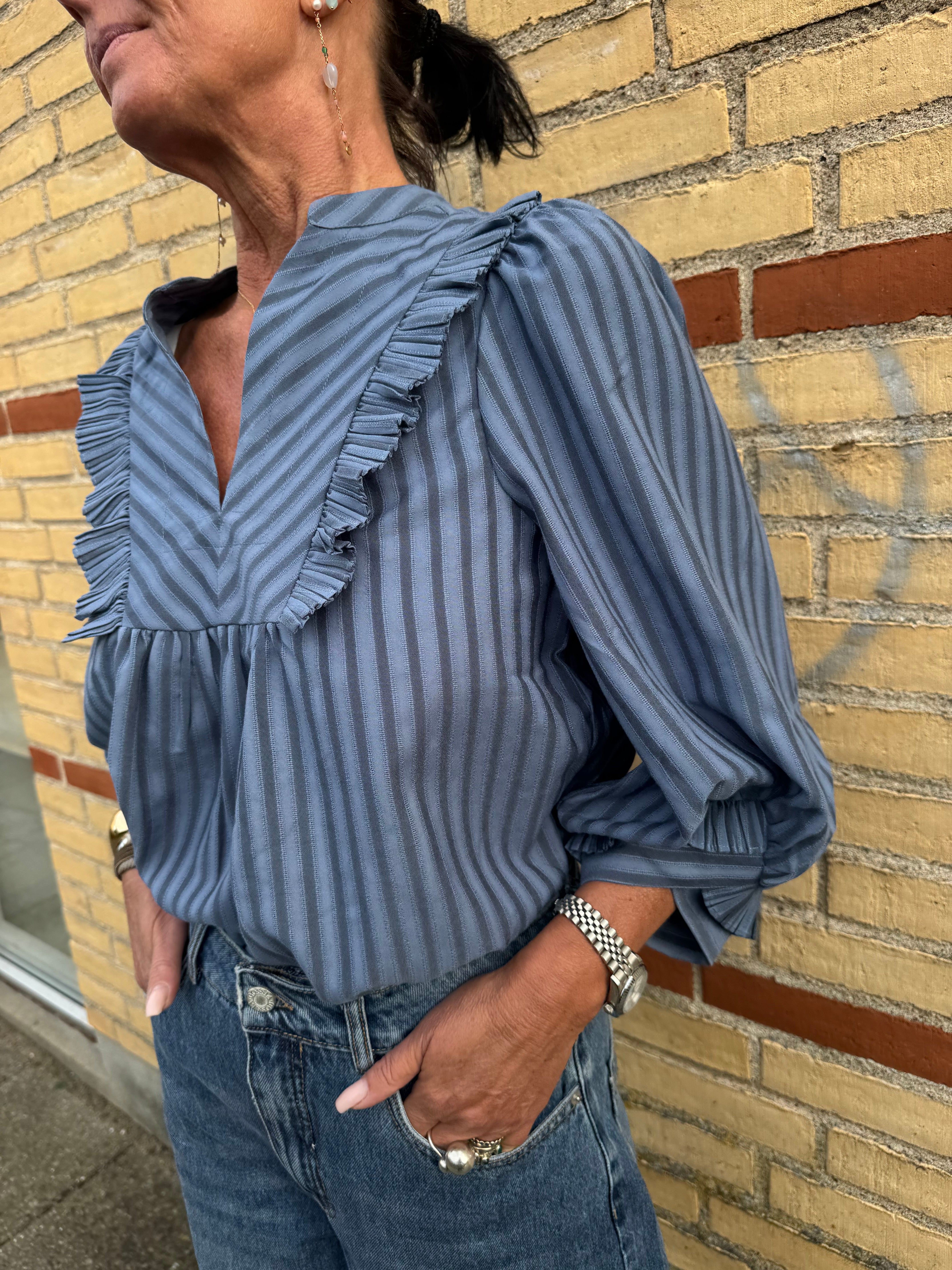 Gossia Bluse - MeeGO Vibs Bluse i Blue Stripes