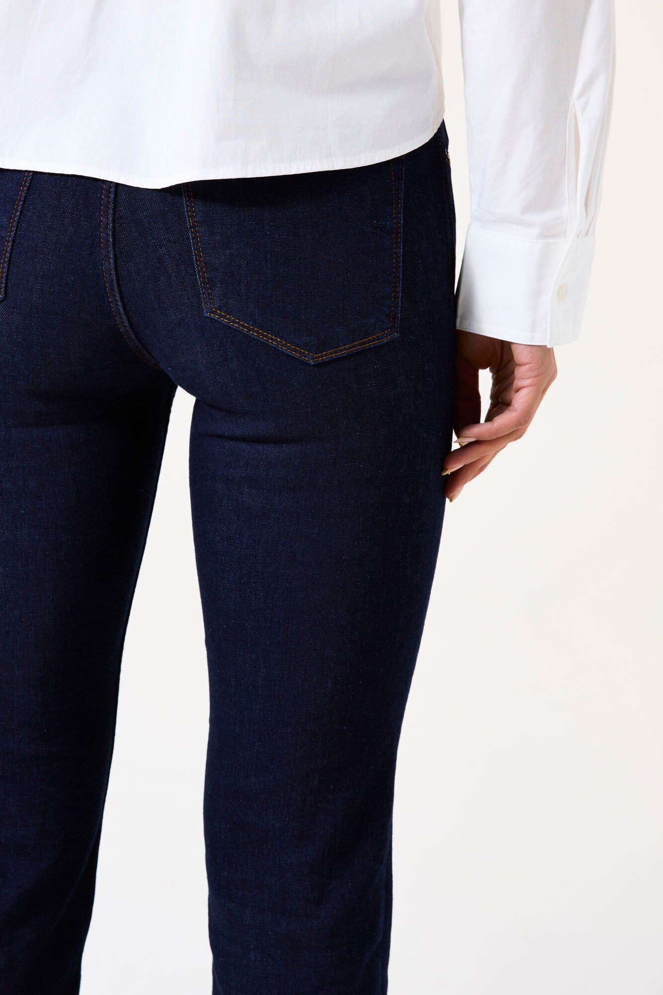 Garcia Jeans - 5758 Celia Straight Fit Jeans i Rinsed Dark Blue