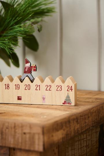 IB Laursen Julekalender - 92300-00 Julekalender 1-24 Med Nisse Med Julegave