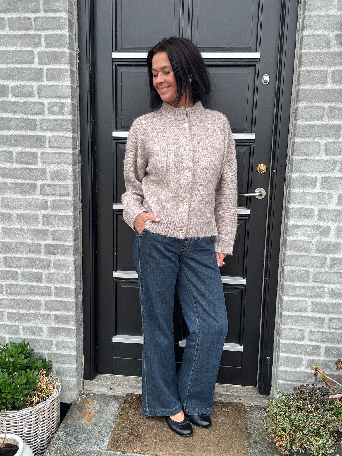 Neo Noir Cardigan - Taura Fluffy Strik Cardigan i Beige Melange