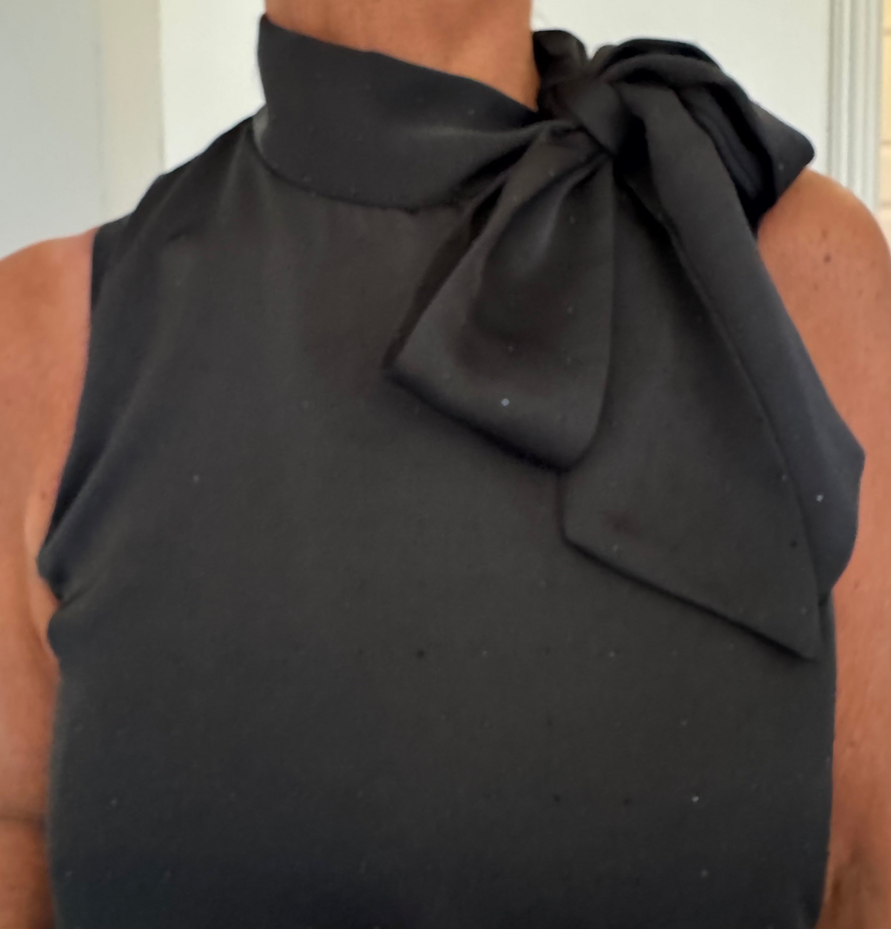 Neo Noir Top - Veda Heavy Satin Bedaz Top i Sort