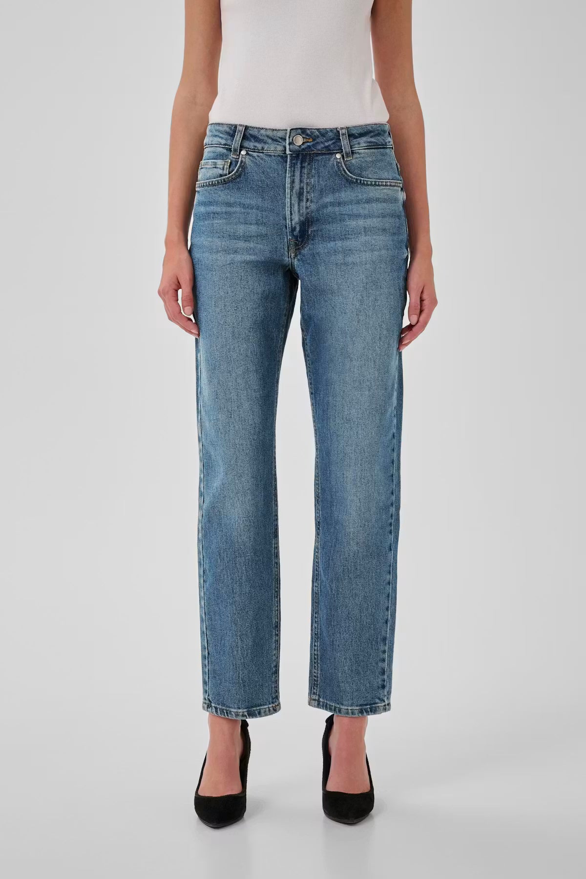My Essential Wardrope Jeans - The Mommy High Tapered Jeans i Medium Blue Retro Wash