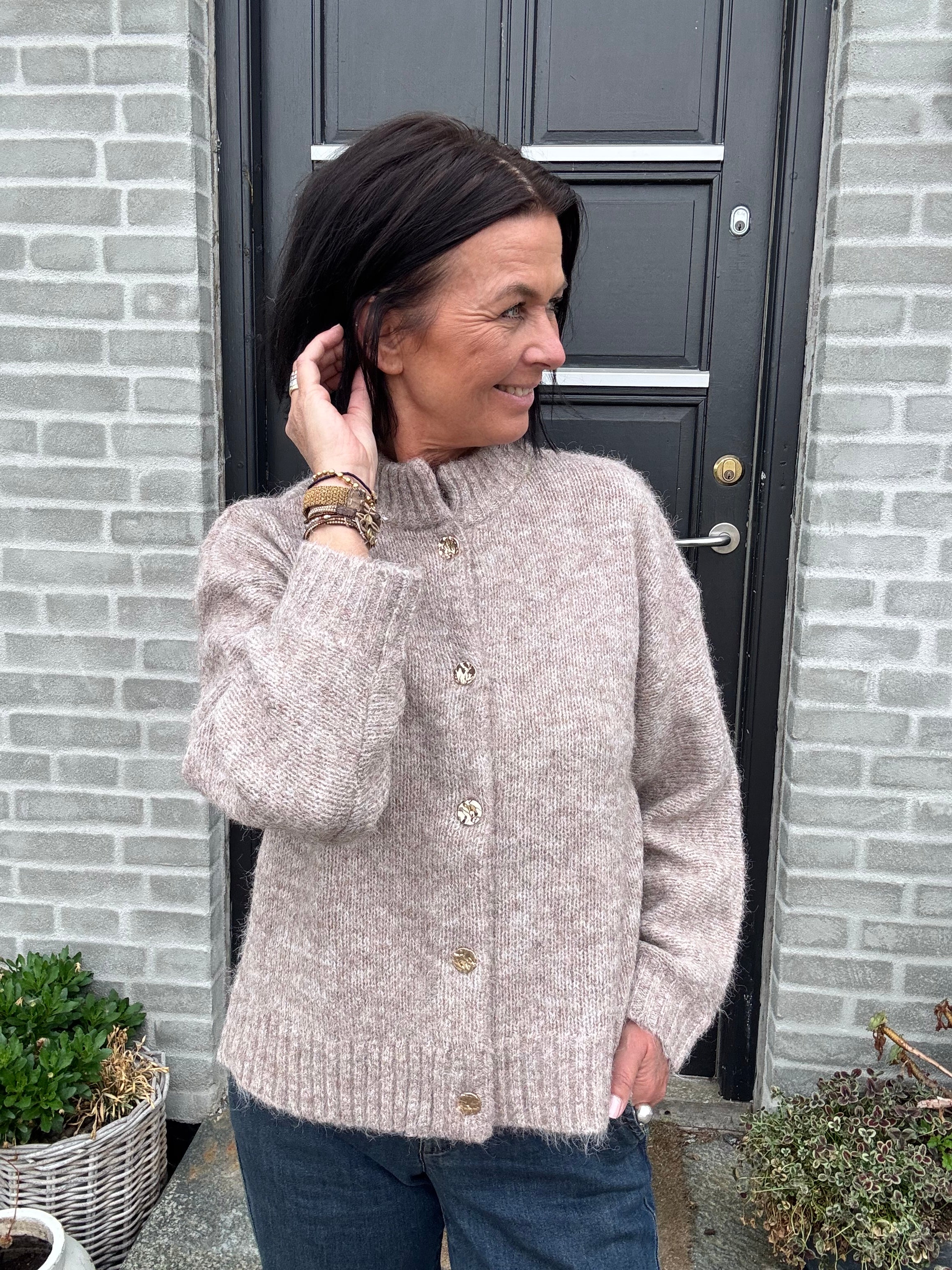 Neo Noir Cardigan - Taura Fluffy Strik Cardigan i Beige Melange