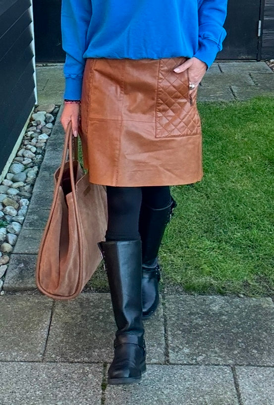 Depeche Nederdel - 51238 CamillaDEP Skind Nederdel i Vintage Cognac