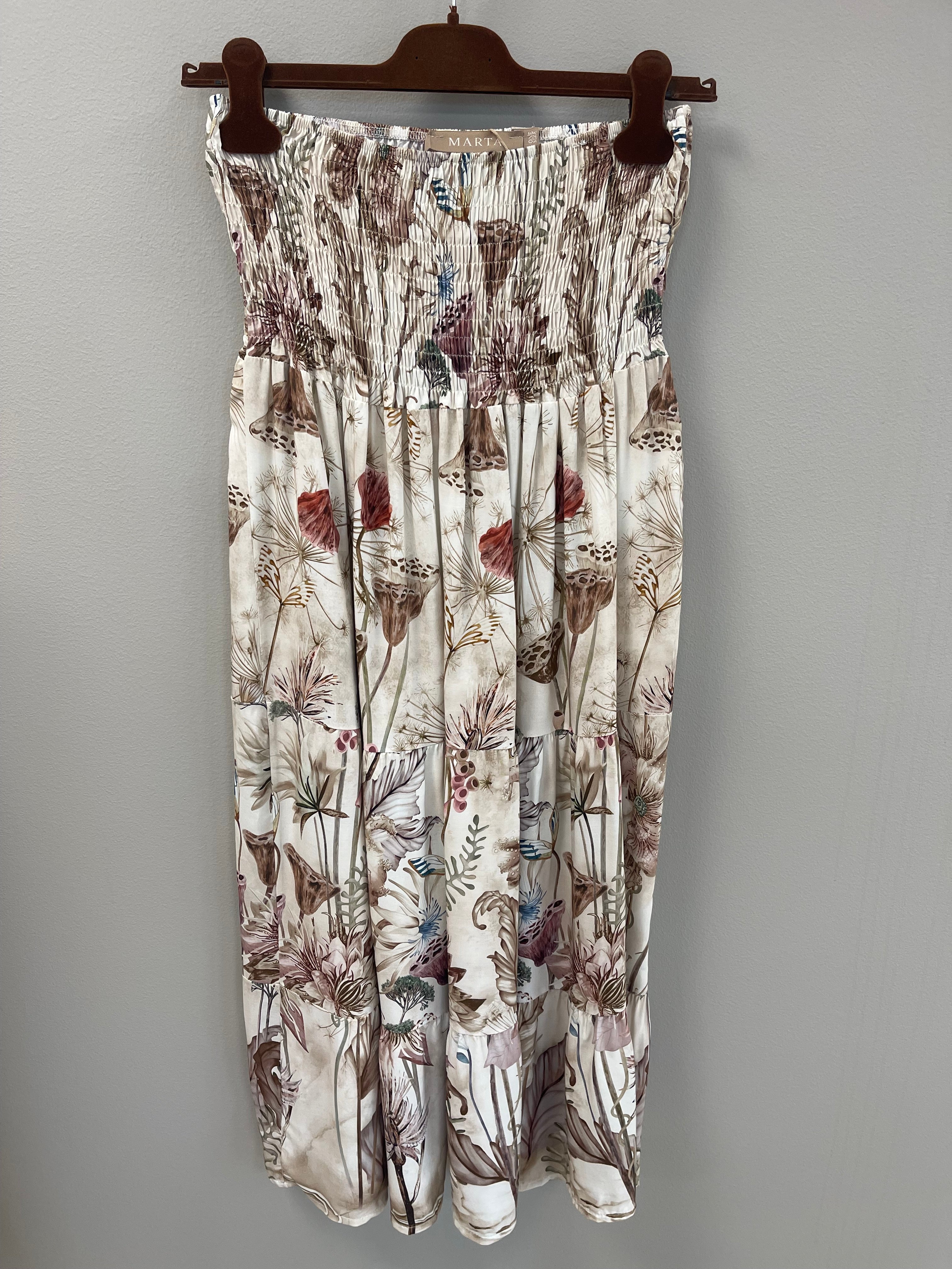 MARTA du château Nederdel - 5201 MdcPrincess Lange Nederdel i BeigeXPA5021