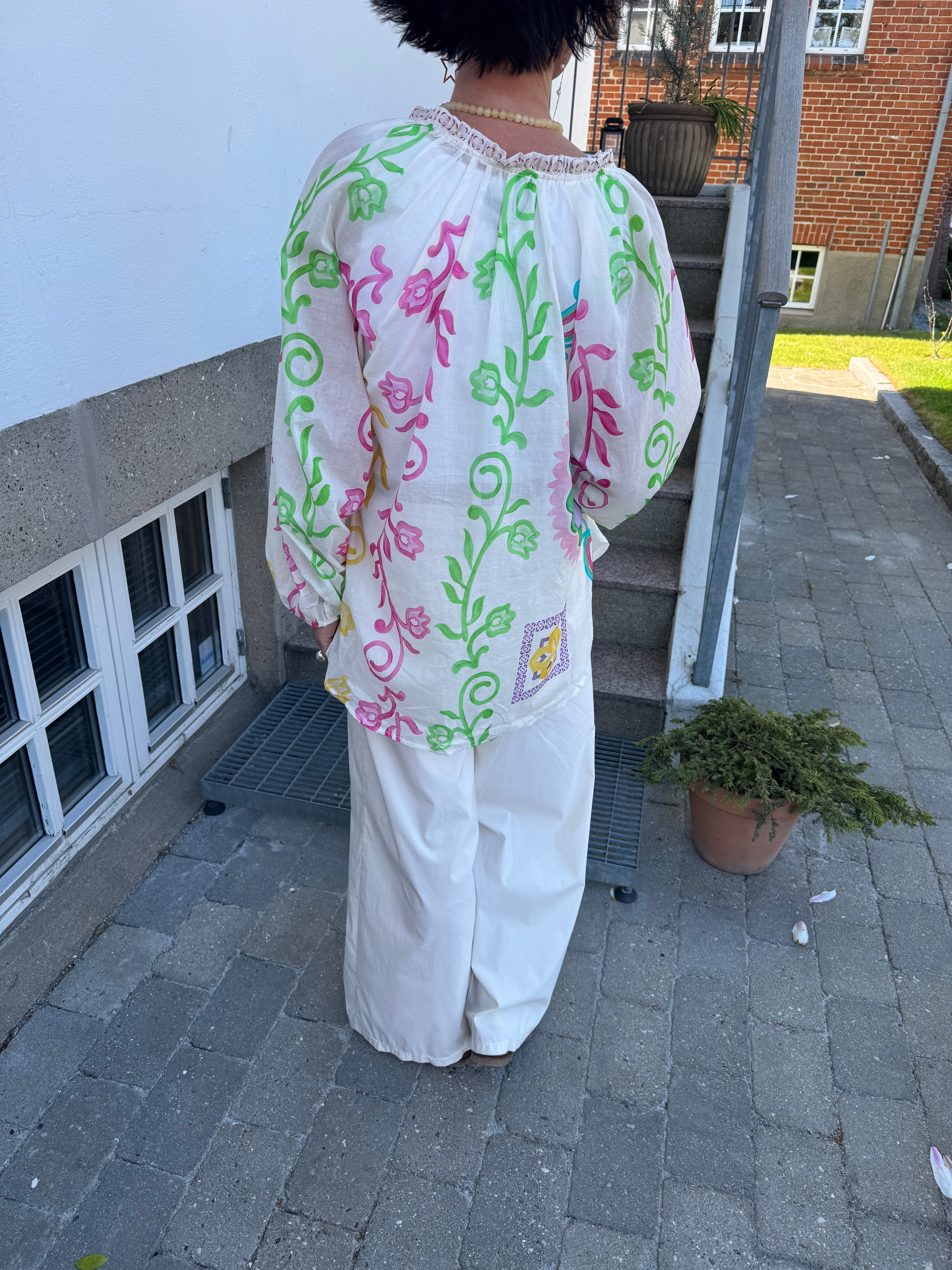 Black Colour Bluse - BcSun Bluse i White Flower