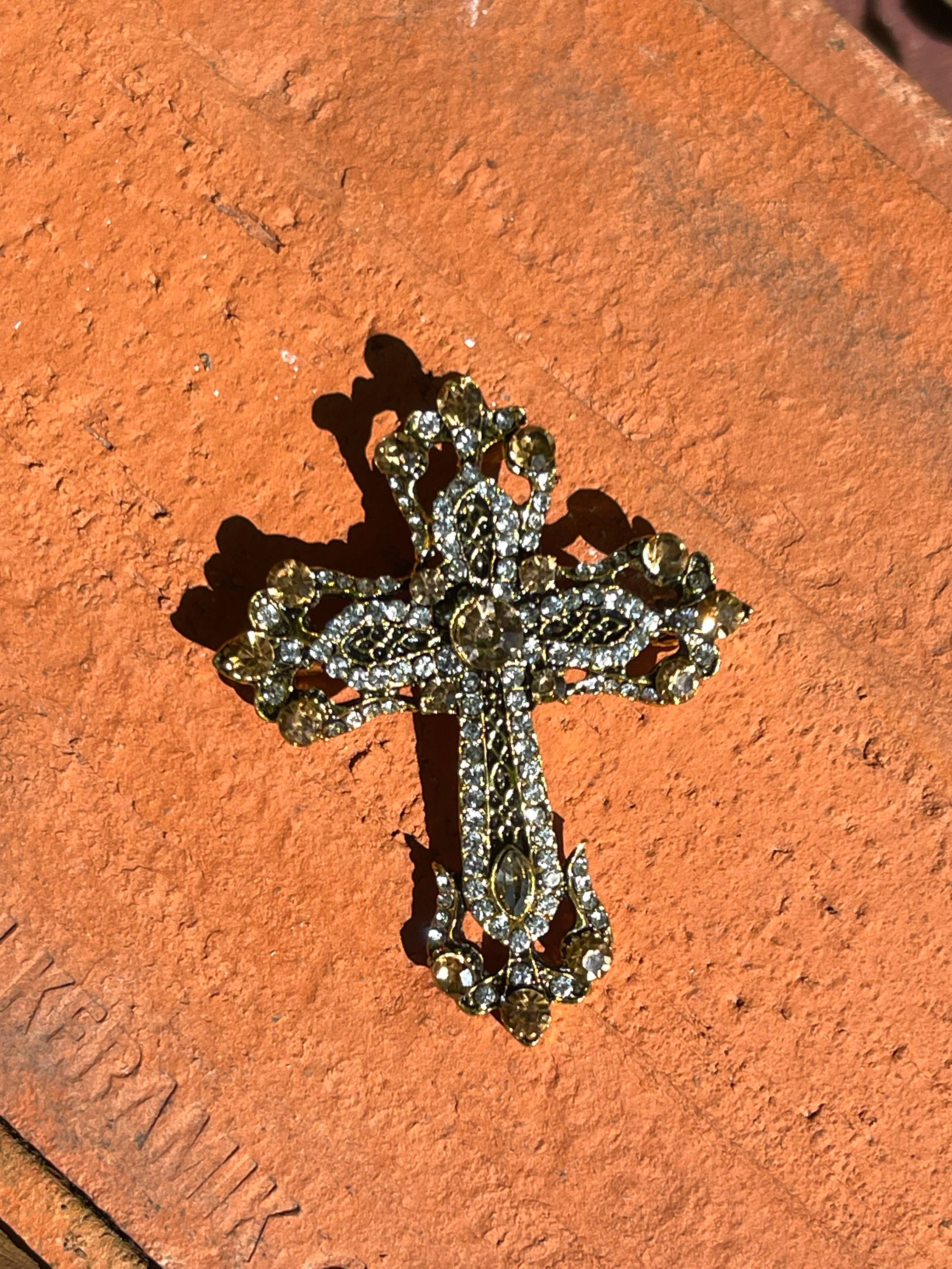 Tim & Simonsen Broche - 679 Pin Kort Broche i Forgyldt