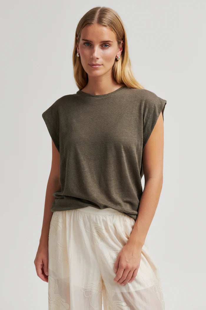 Second Female T-shirt - Peony Top i Canteen Army