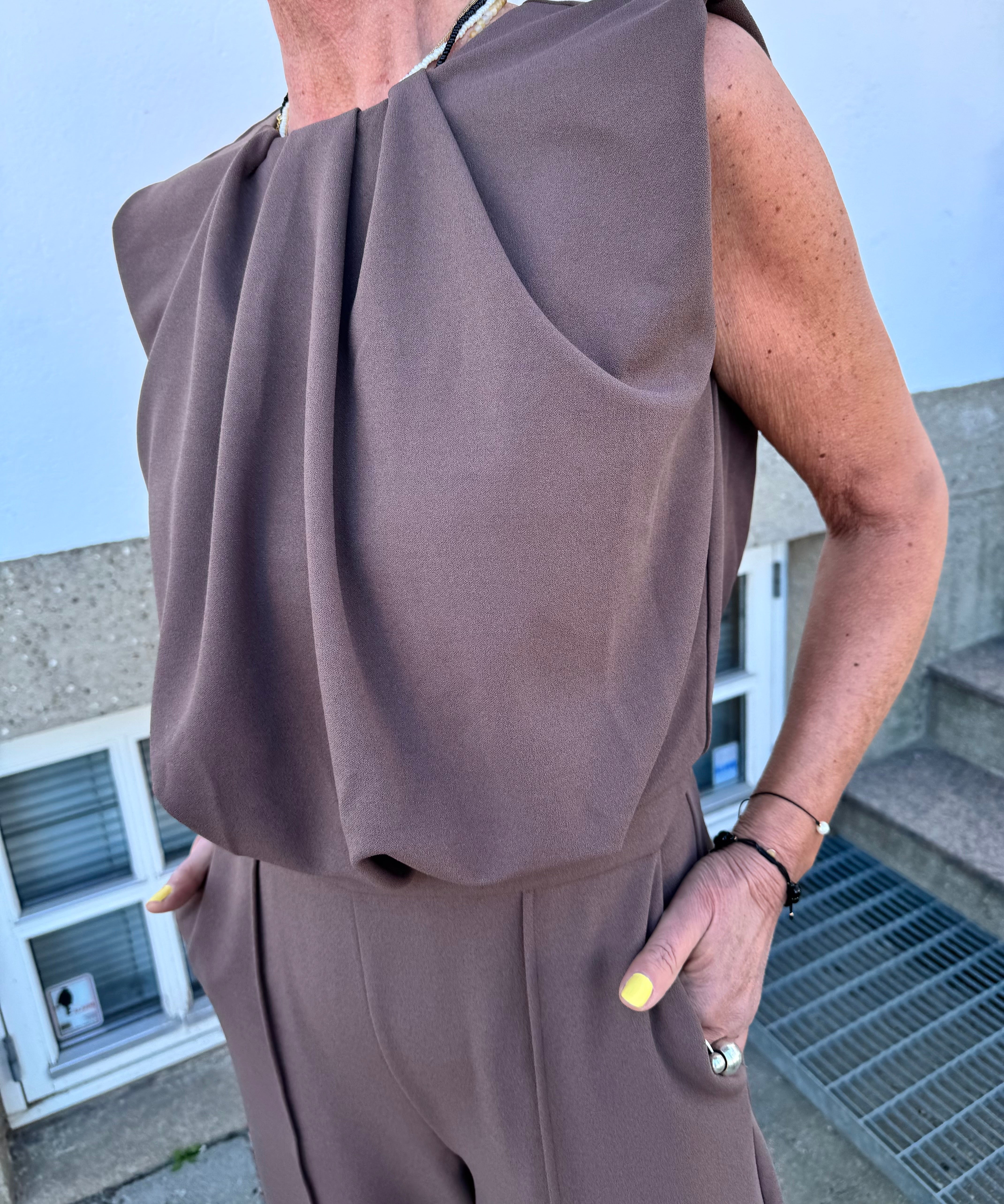 Co´Couture Buksedragt - FalconCC Pleat Jumpsuit i Walnut