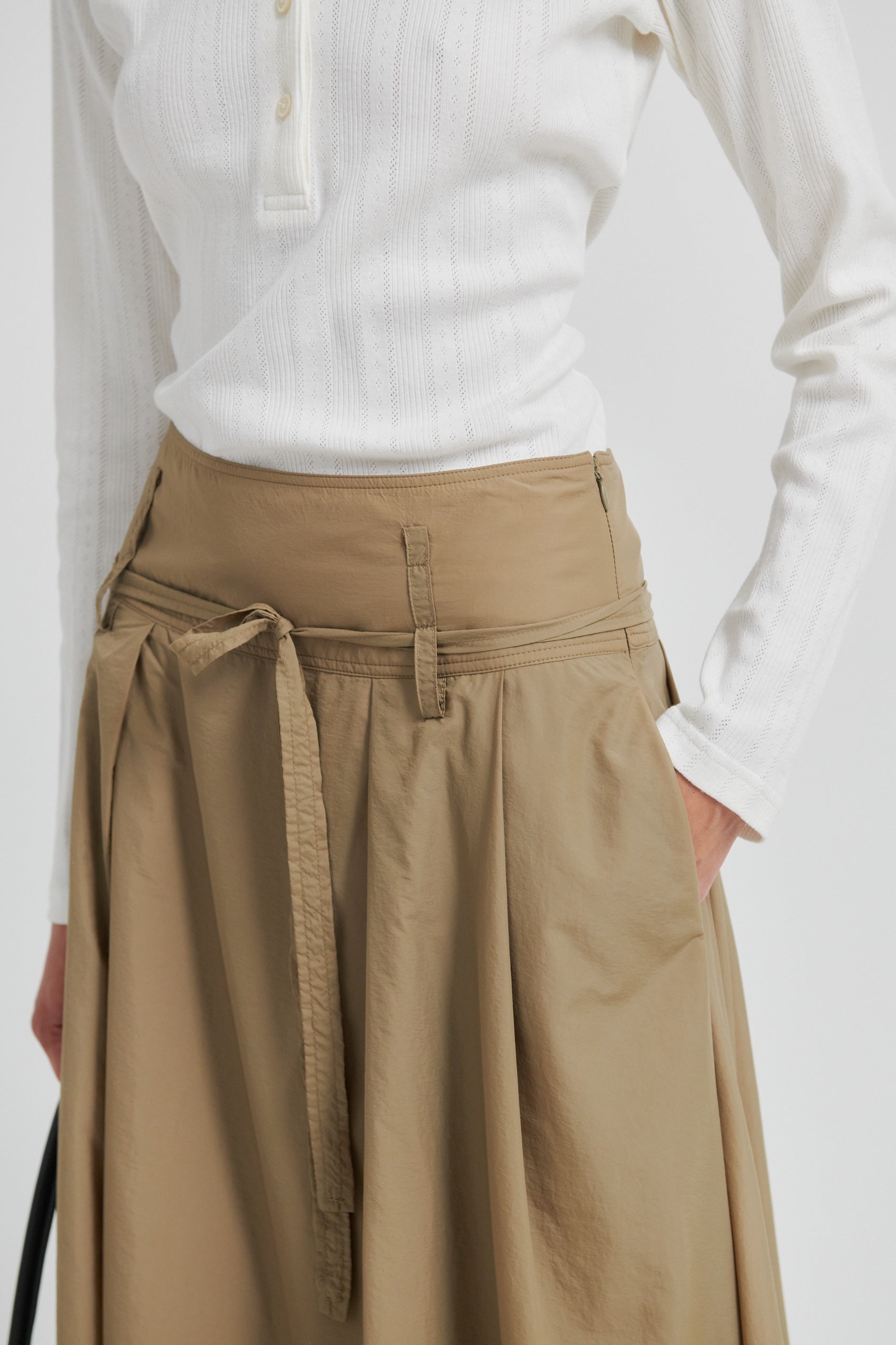 Second Female Nederdel - Amari Nederdel i Petrified Oak