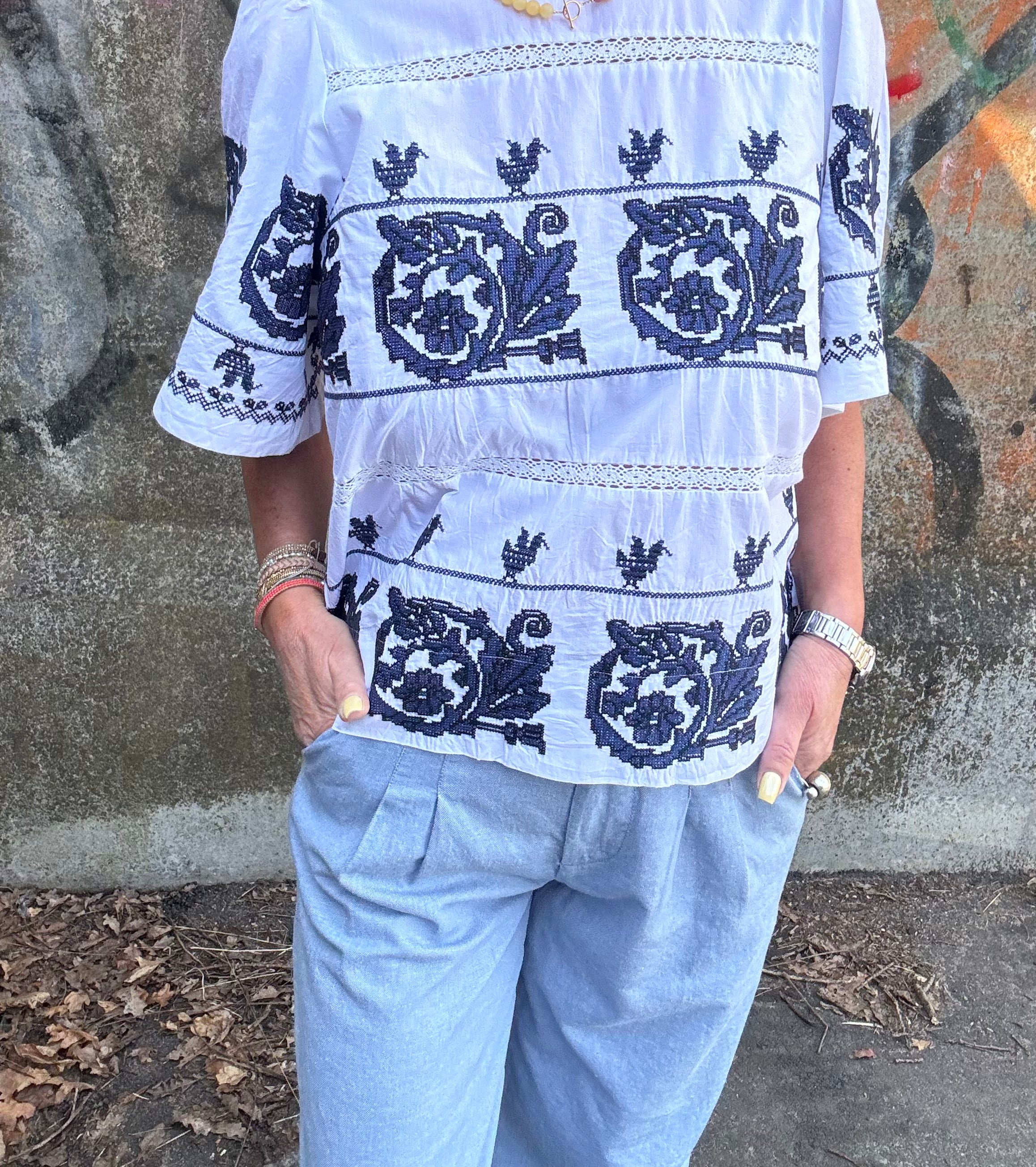 Gossia Bluse - AnnimiGO Bluse i Hvid-Blå