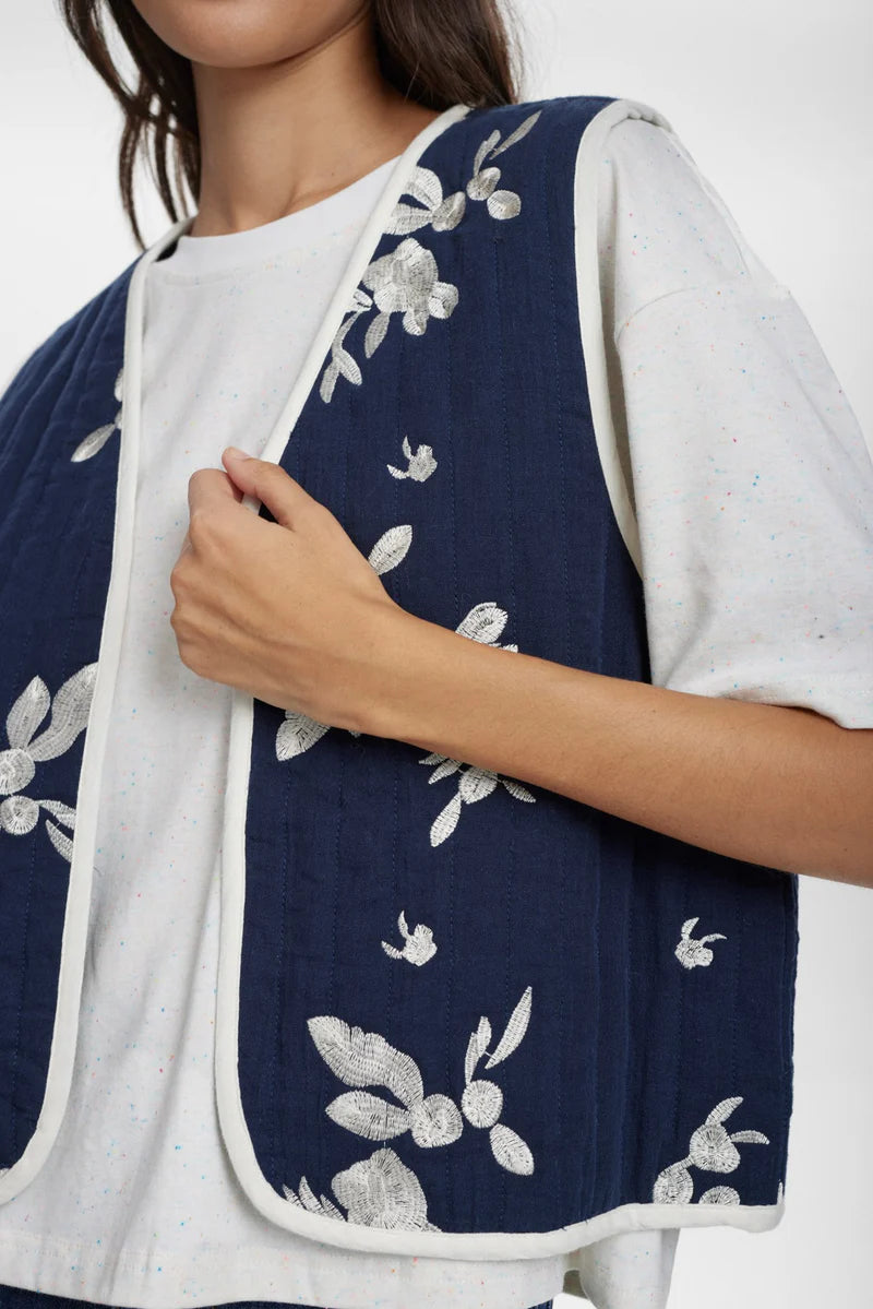 Nümph Vest - NuEstellas Vest i Dark Sapphire