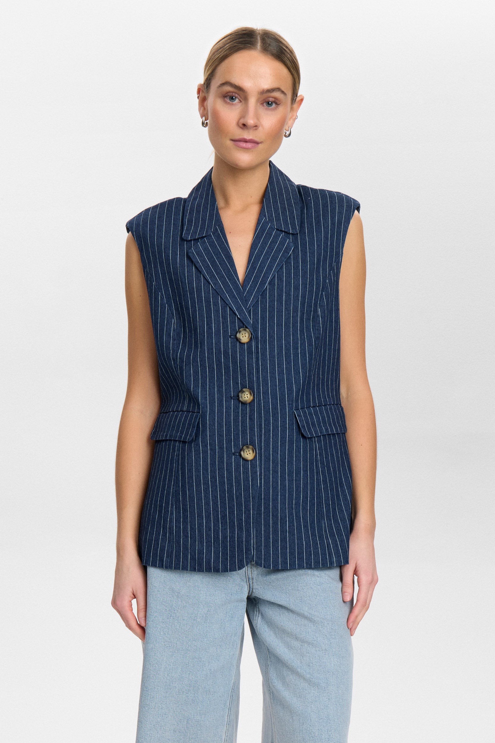 Nümph Vest - NuVibeke Vest i Medium Blue Denim