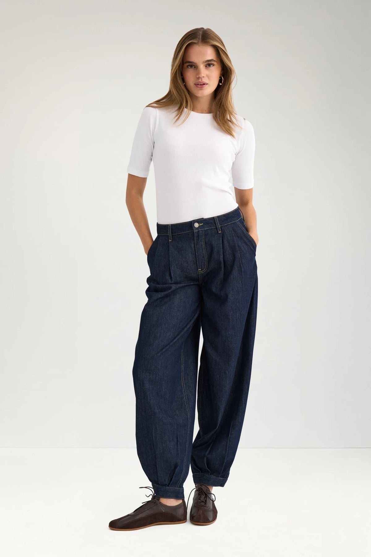 Nümph Jeans - NuVenna MR Ballon Jeans i Dark Blue Denim