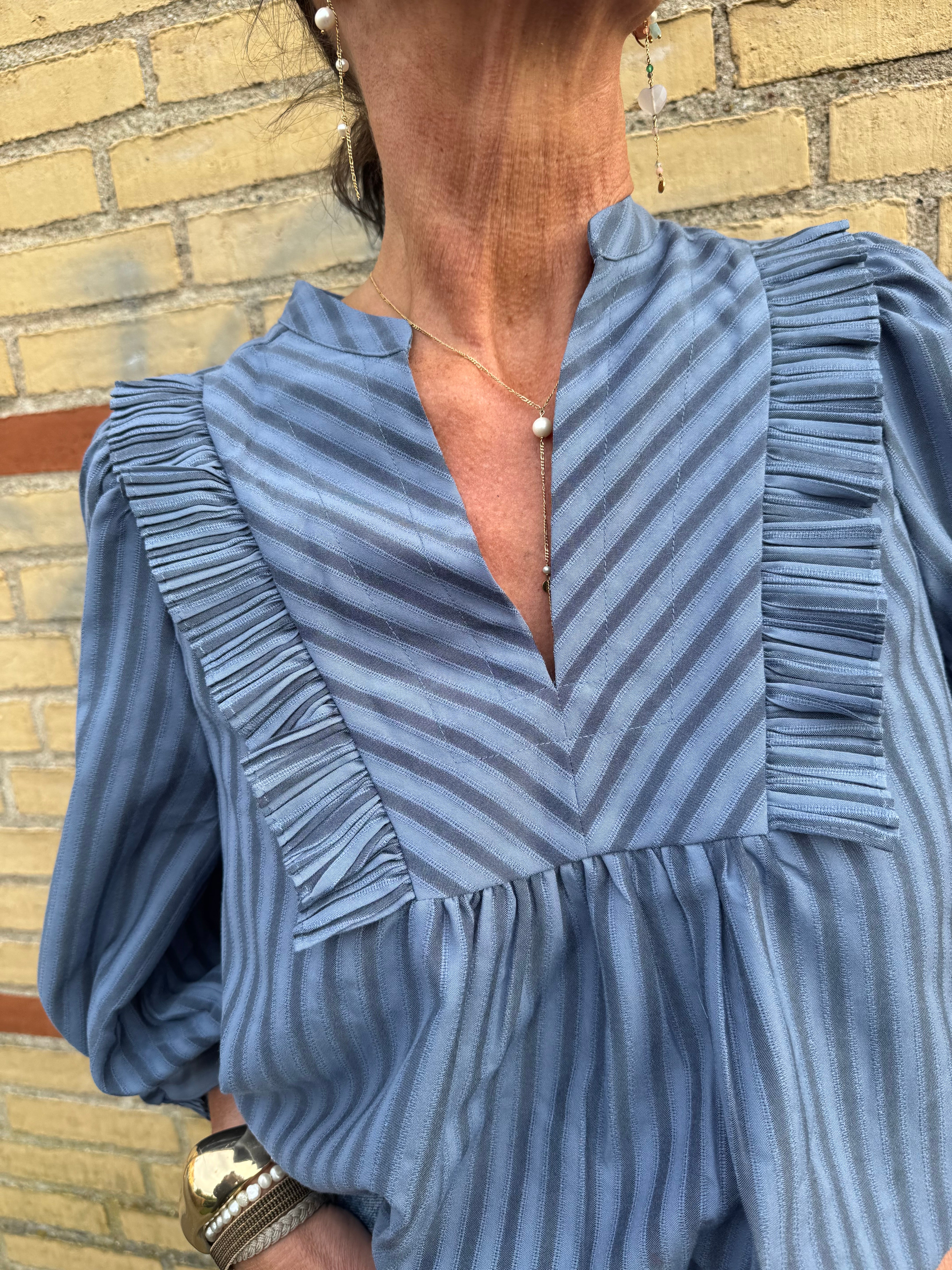 Gossia Bluse - MeeGO Vibs Bluse i Blue Stripes