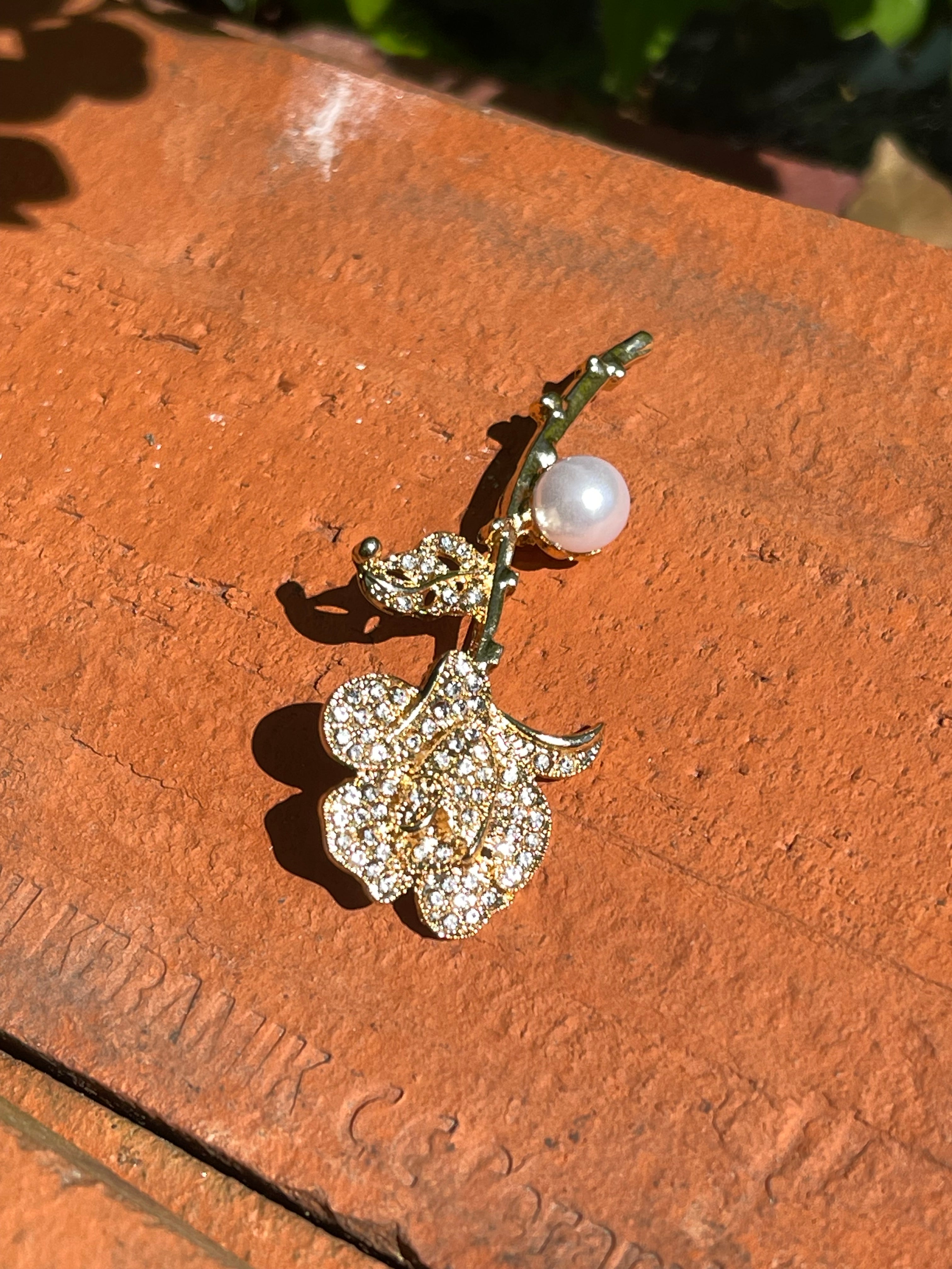 Tim & Simonsen Broche - 619 Pin Kiki Broche Rose i Forgyldt