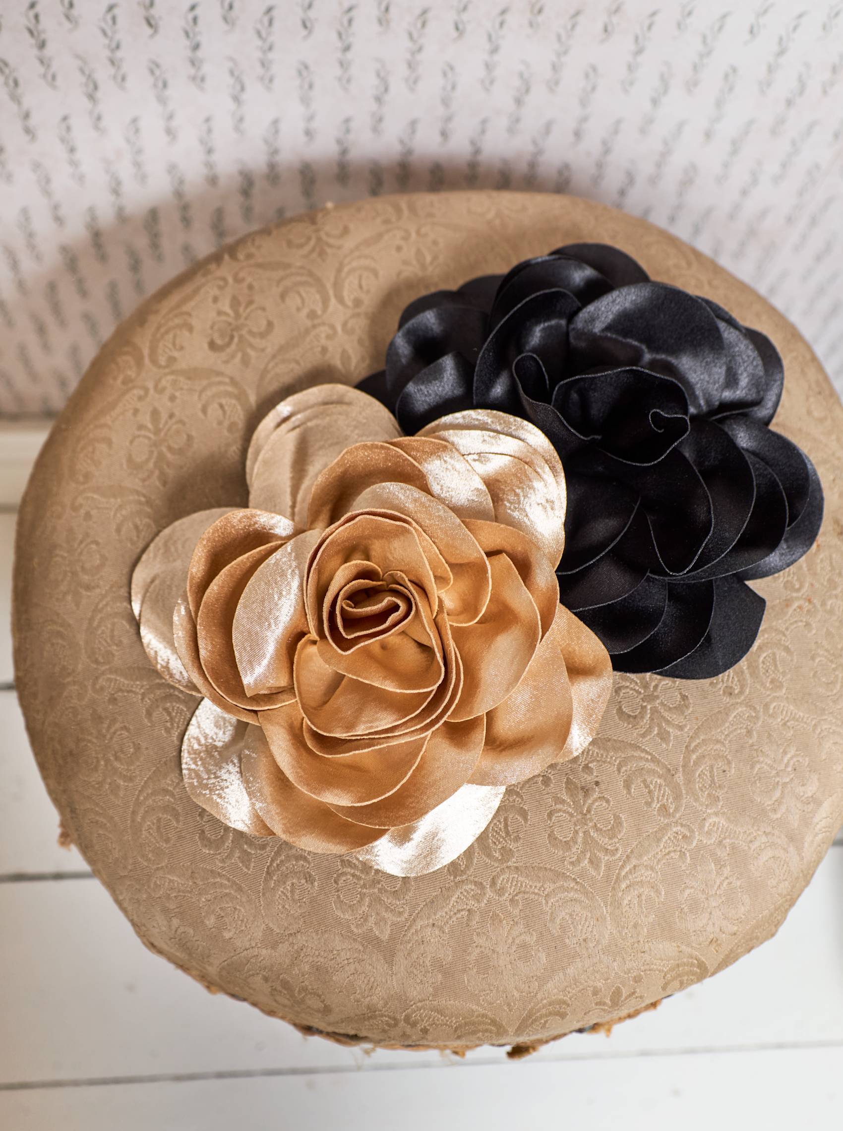 Black Colour Hårspænde - BcSage Big Flower 2i1 Spænde og Broche i Golden