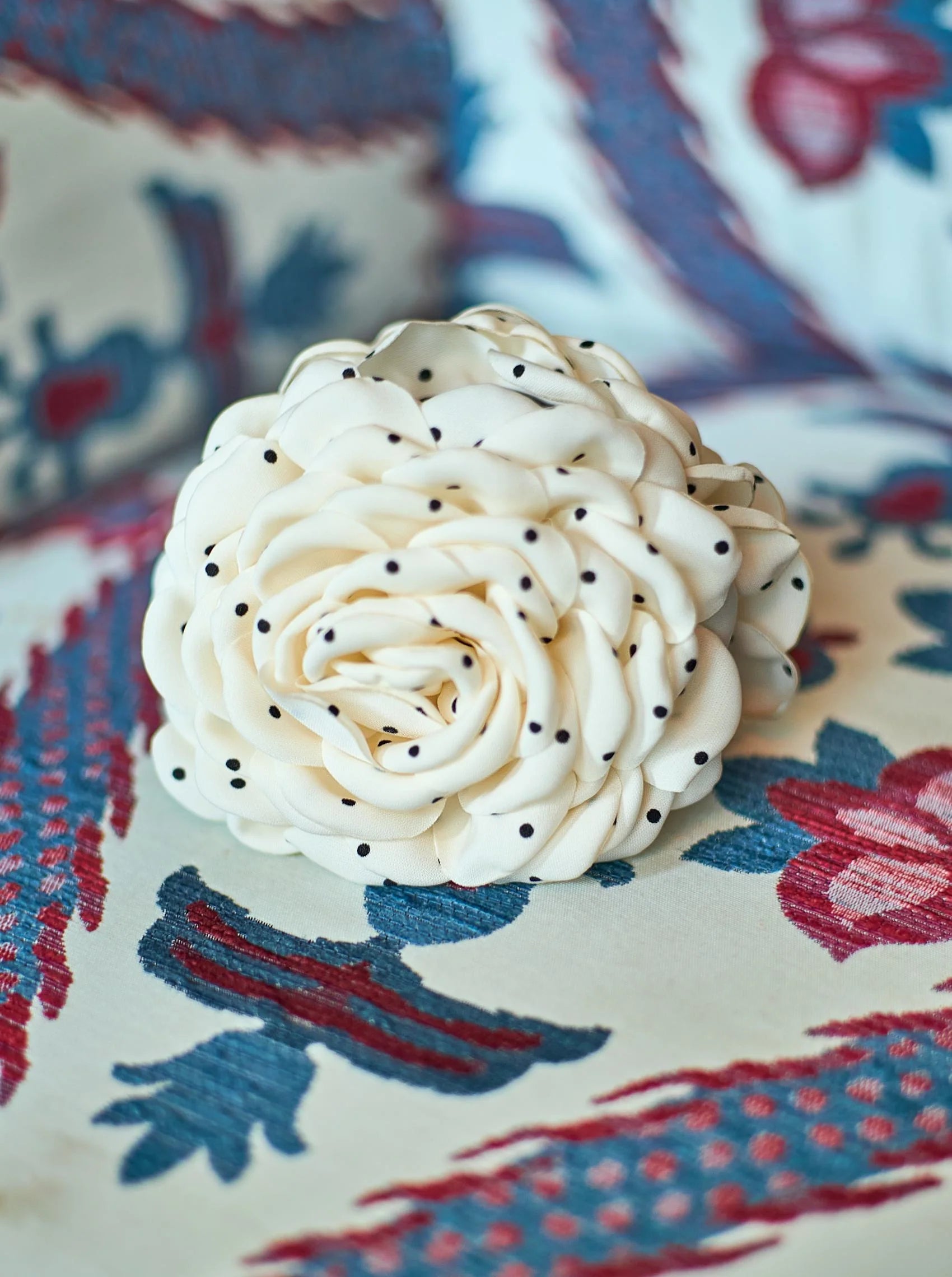 Black Colour Hårspænde - BcVilla Mega Flower Hårspænde i Creme Med Sorte Dots