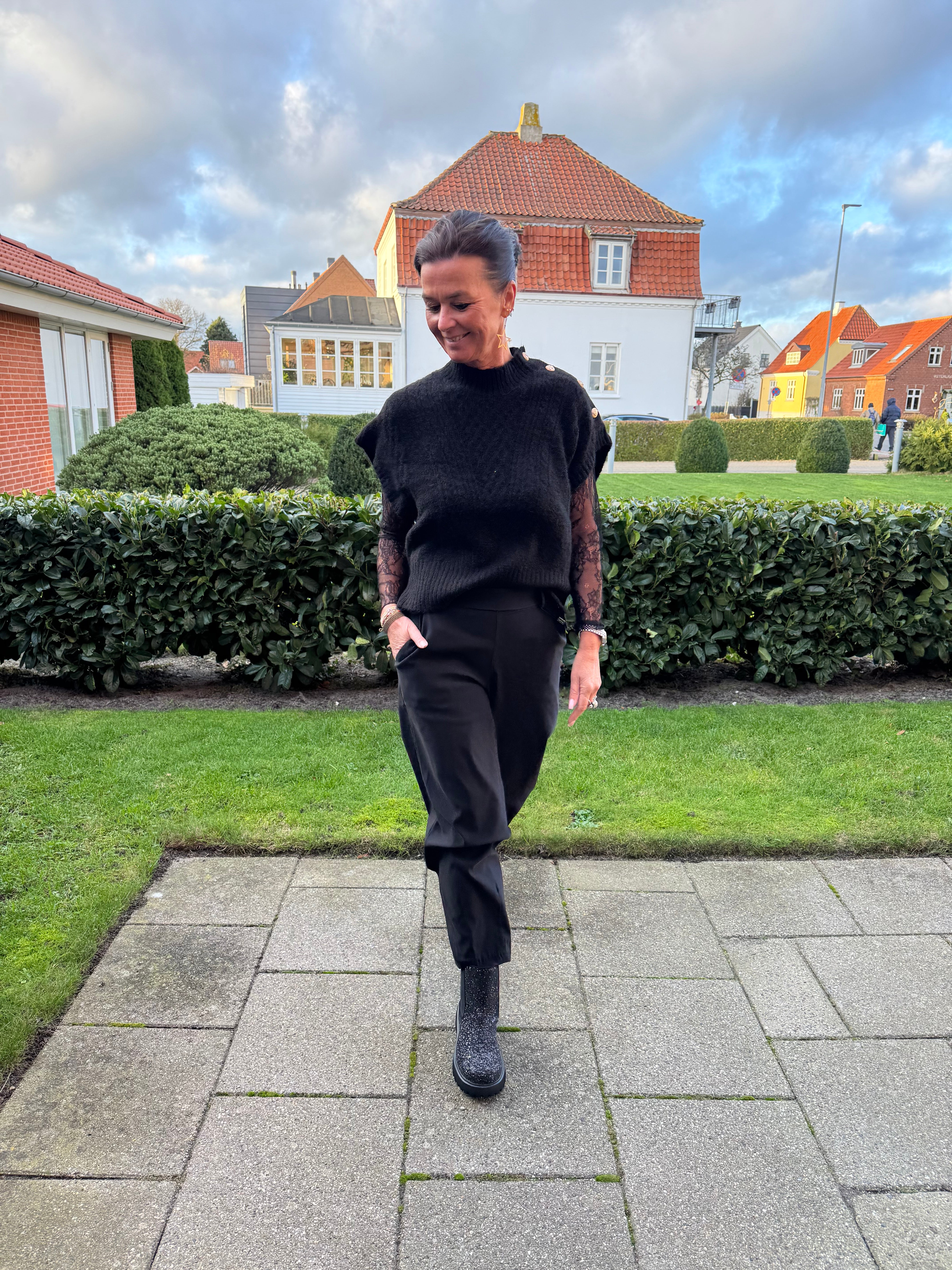 PBO Vest - Alino Strik Vest i Sort