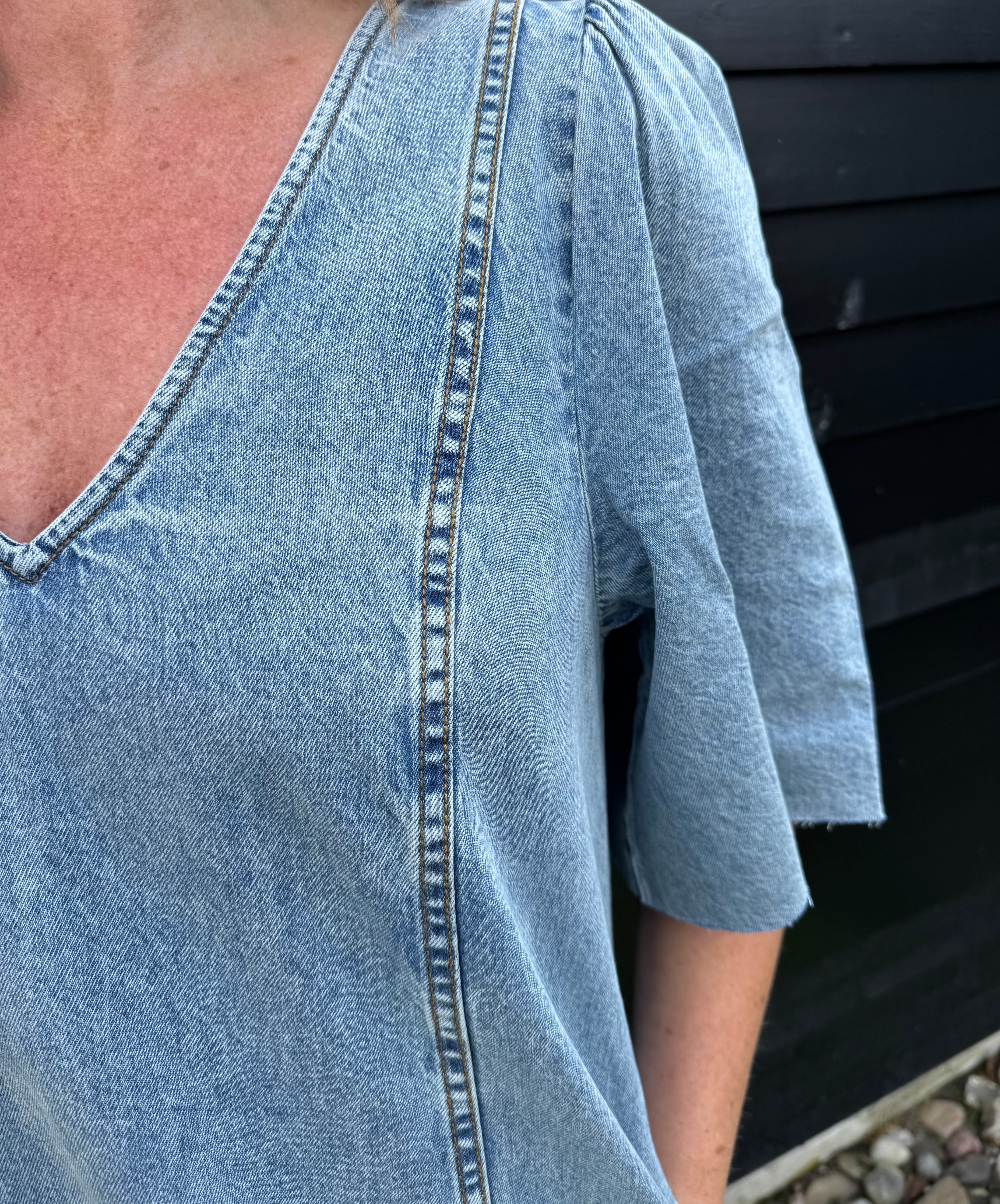Haute L´amitié Kjole - Denim Raw Hem Kjole i Denim Blue