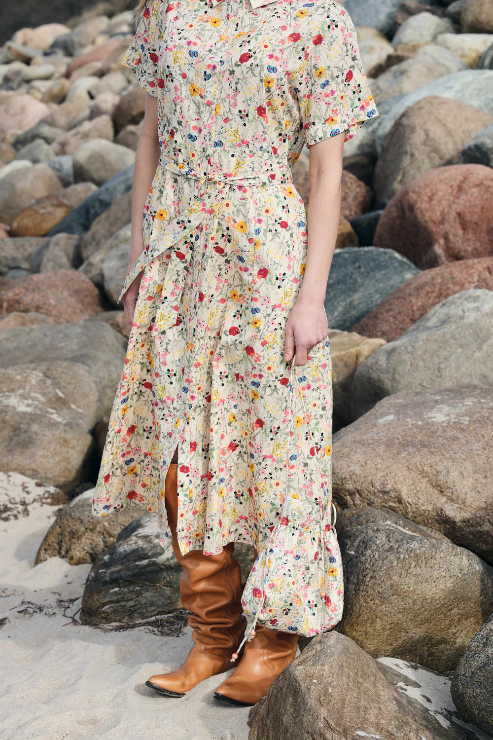 Lollys Laundry Kjole - BlakeLL Midi Kjole SS i Flower Print