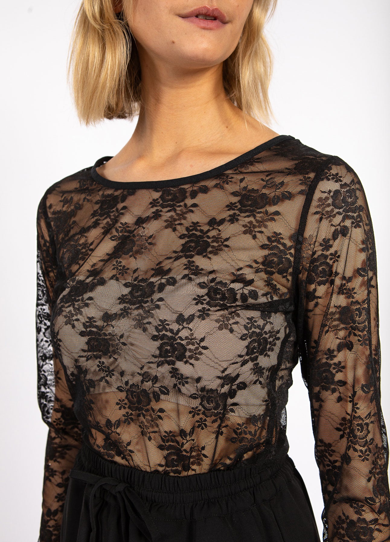 Coster Copenhagen Bluse - CC Heart Aliza Lace Mesh Bluse i Sort